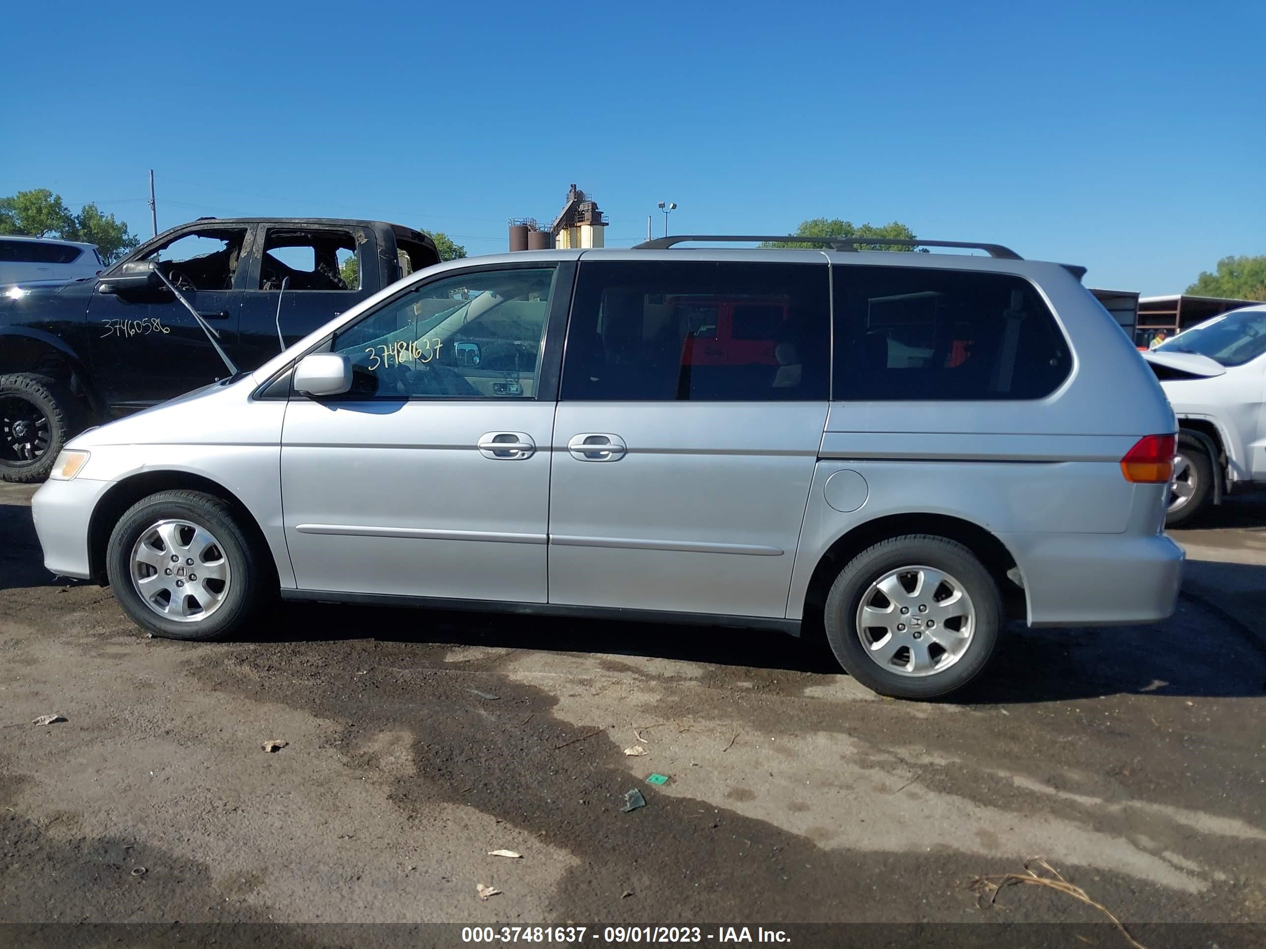 Photo 14 VIN: 5FNRL18622B048536 - HONDA ODYSSEY 