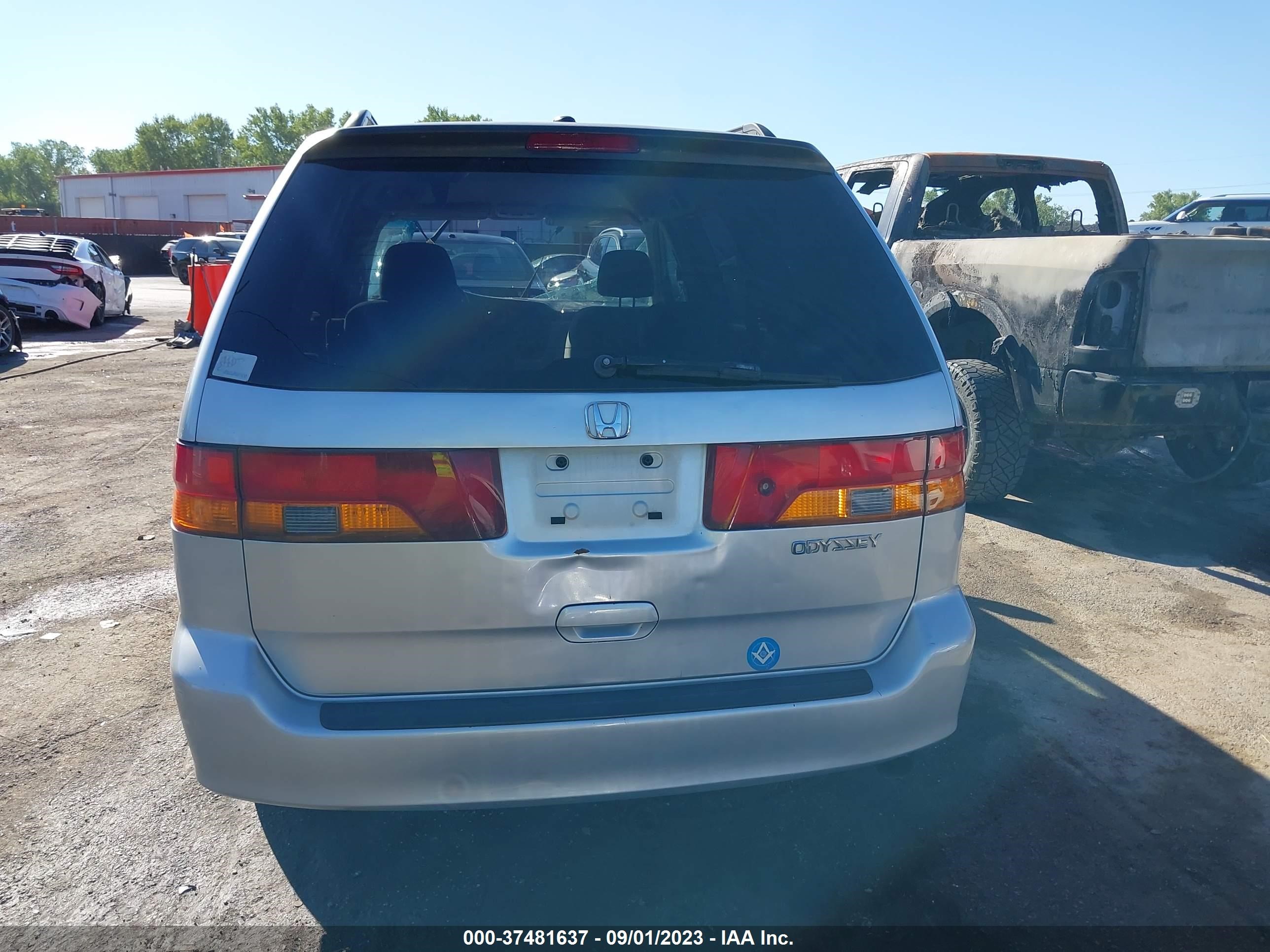 Photo 16 VIN: 5FNRL18622B048536 - HONDA ODYSSEY 