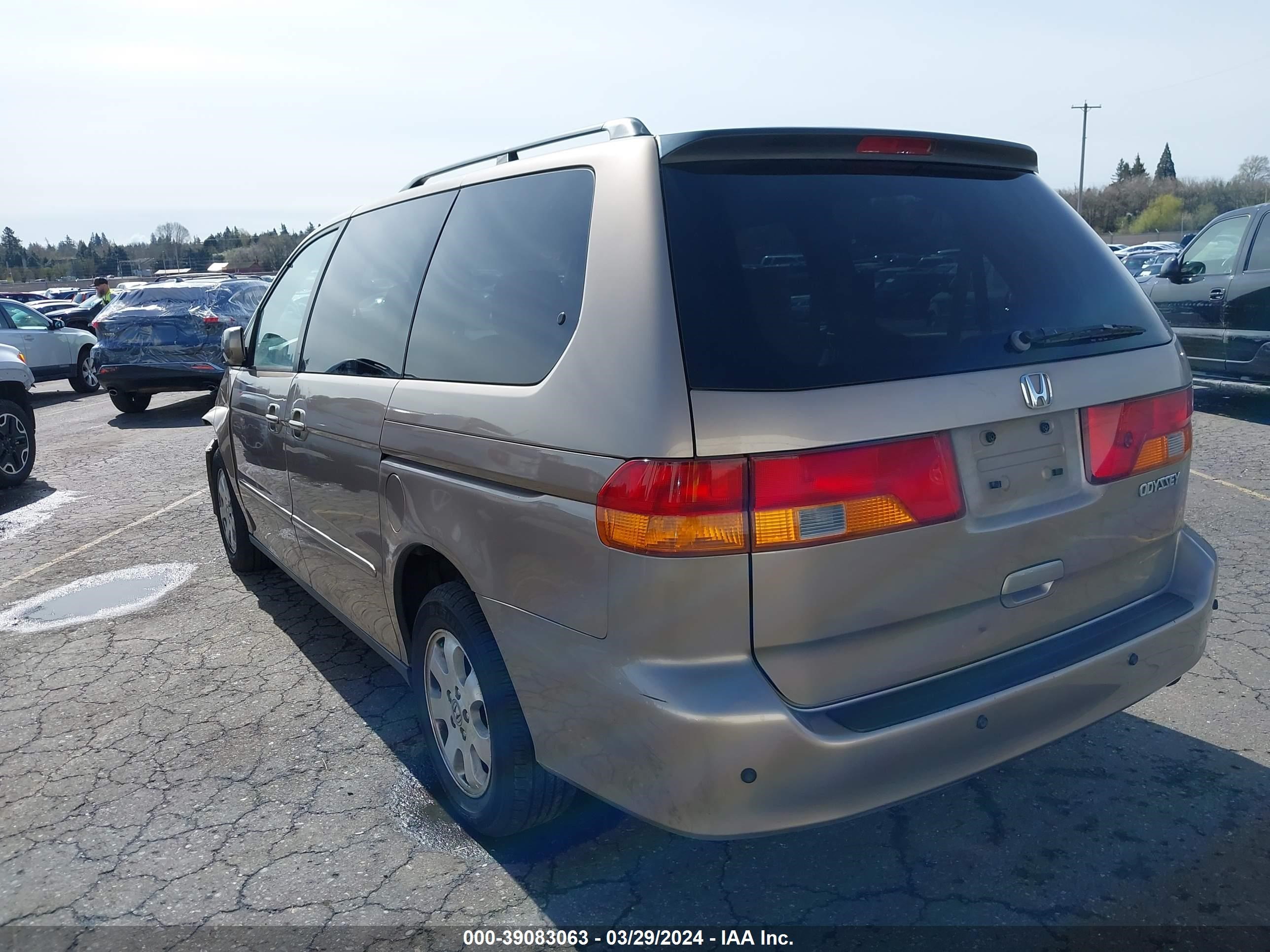 Photo 2 VIN: 5FNRL18633B122841 - HONDA ODYSSEY 