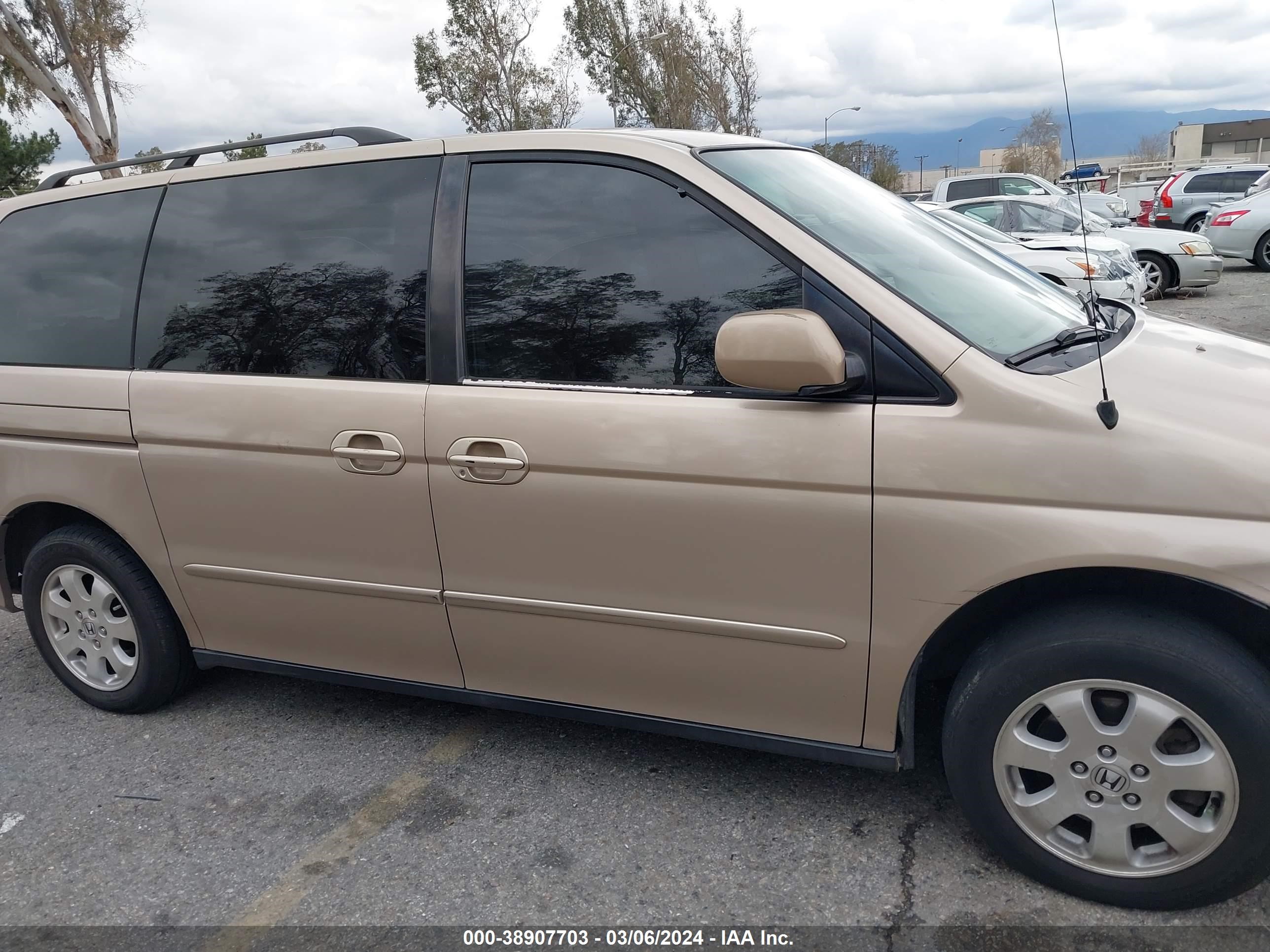 Photo 12 VIN: 5FNRL18792B012111 - HONDA ODYSSEY 