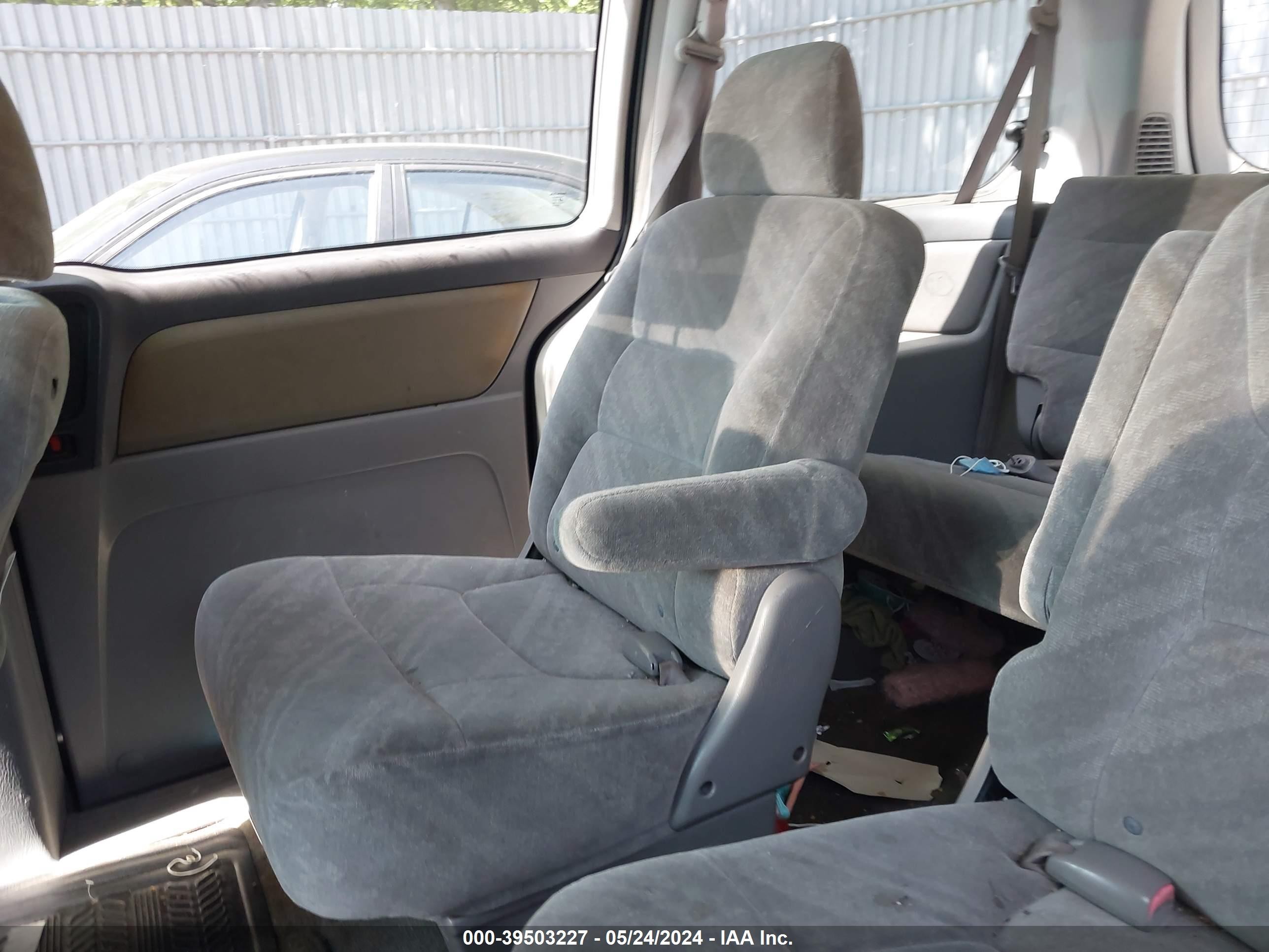 Photo 7 VIN: 5FNRL18834B144373 - HONDA ODYSSEY 