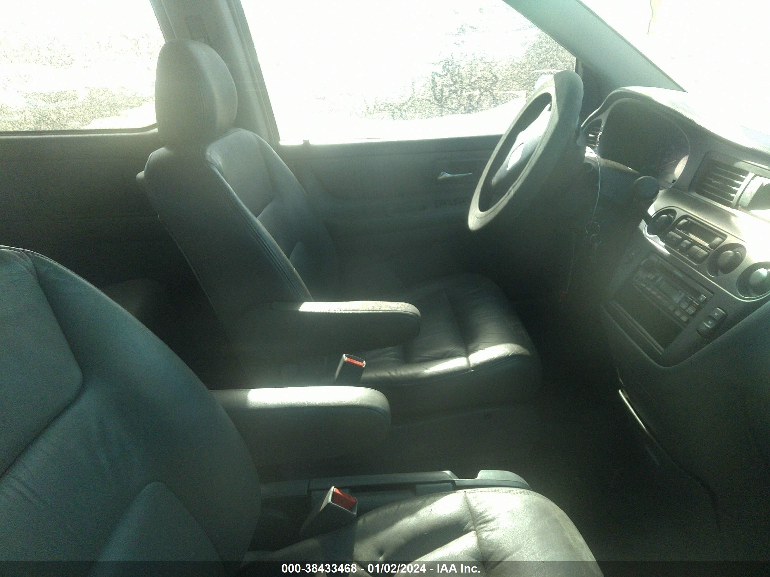 Photo 4 VIN: 5FNRL18902B040039 - HONDA ODYSSEY 