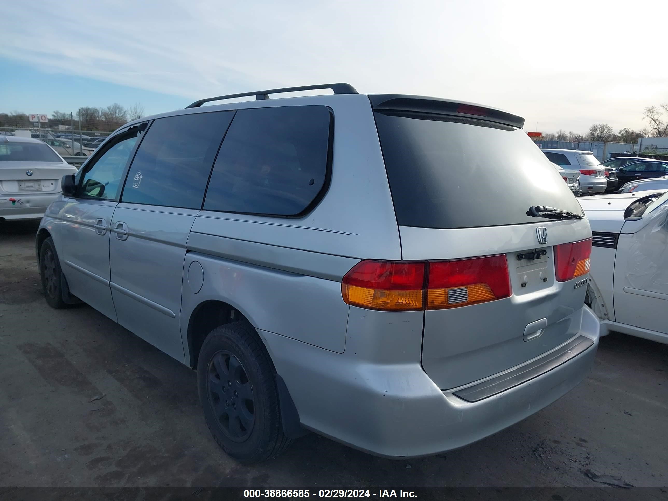 Photo 2 VIN: 5FNRL18912B055827 - HONDA ODYSSEY 