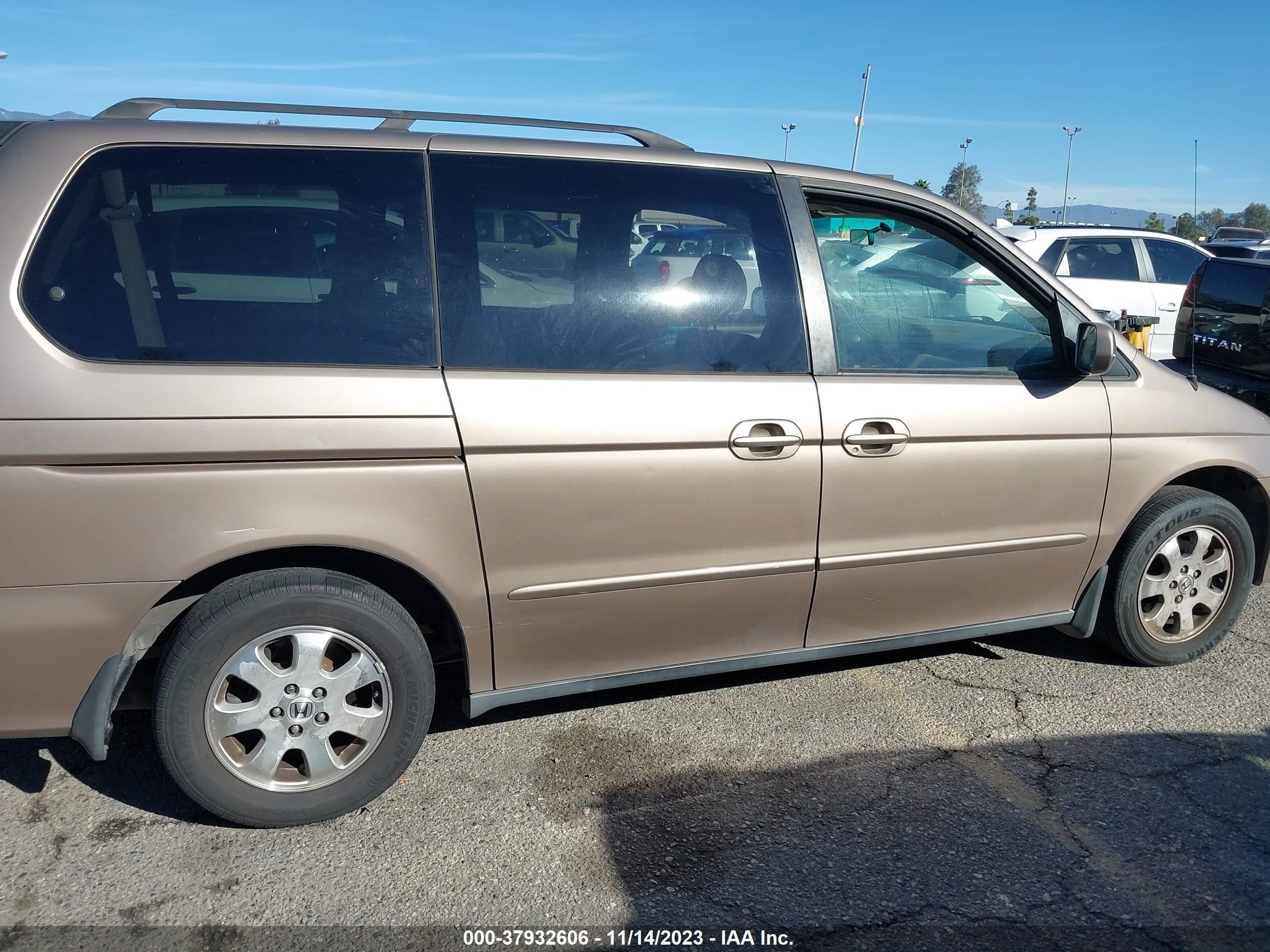 Photo 12 VIN: 5FNRL18924B002797 - HONDA ODYSSEY 