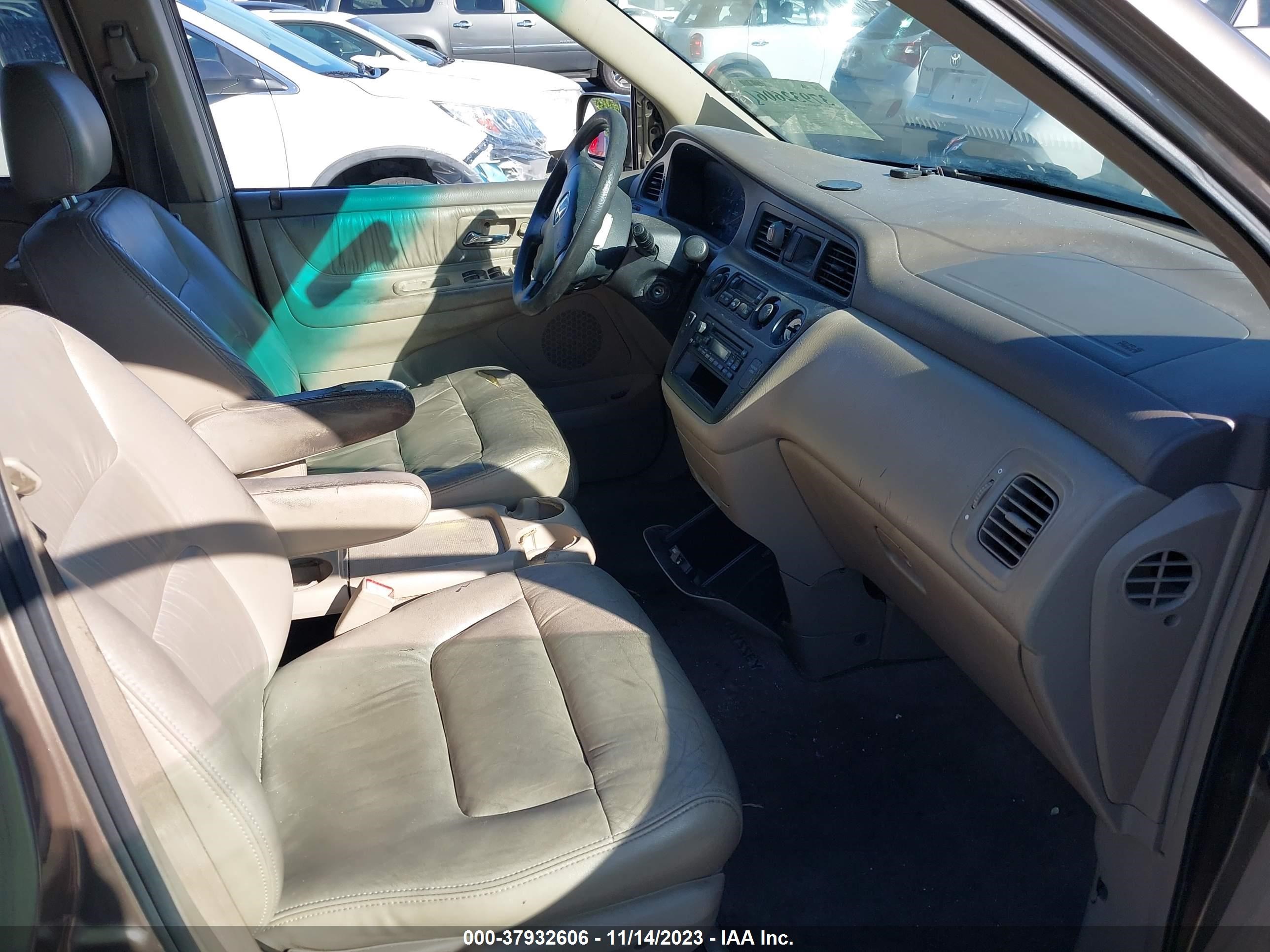 Photo 4 VIN: 5FNRL18924B002797 - HONDA ODYSSEY 