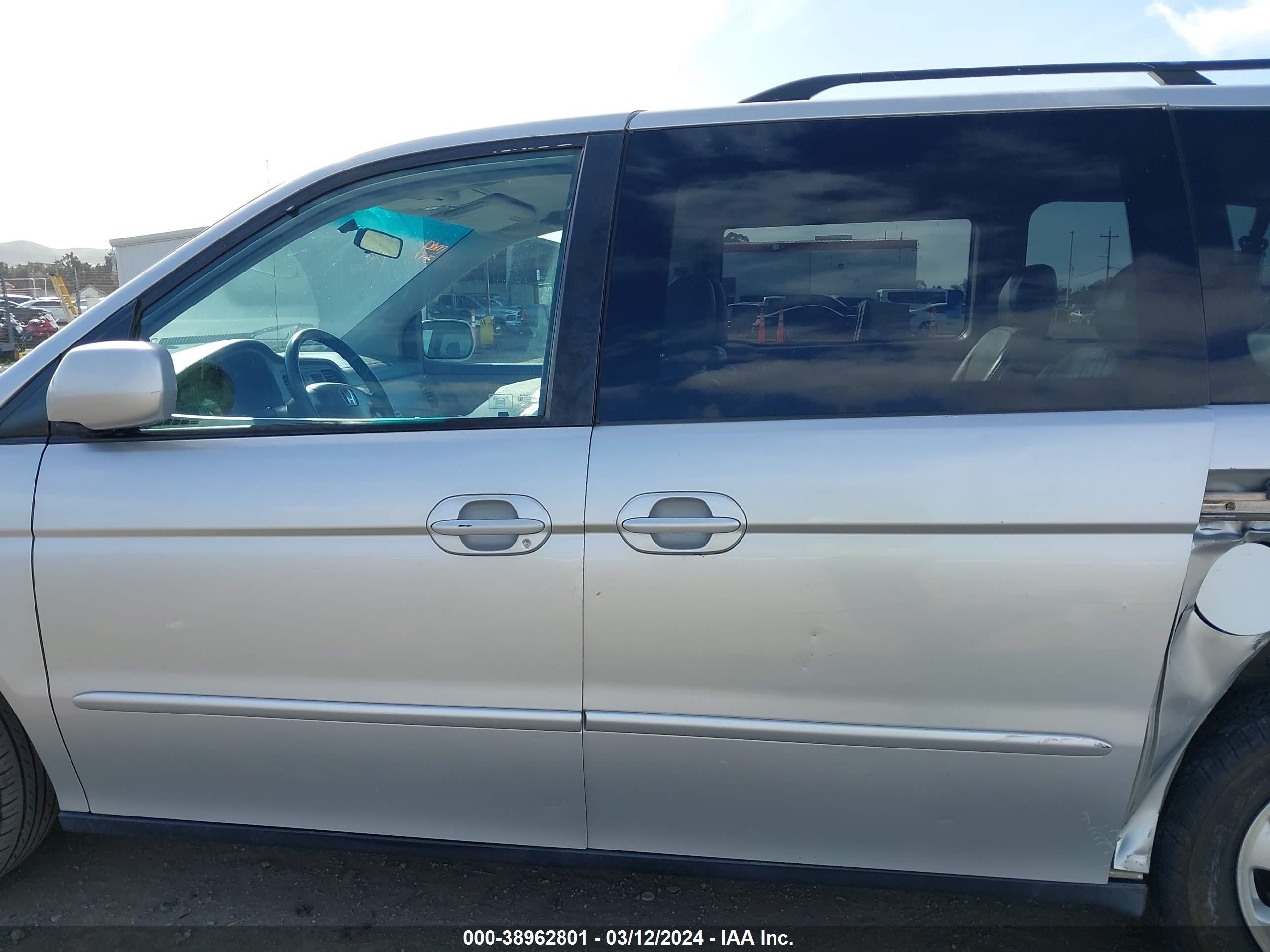 Photo 13 VIN: 5FNRL18944B008035 - HONDA ODYSSEY EX 