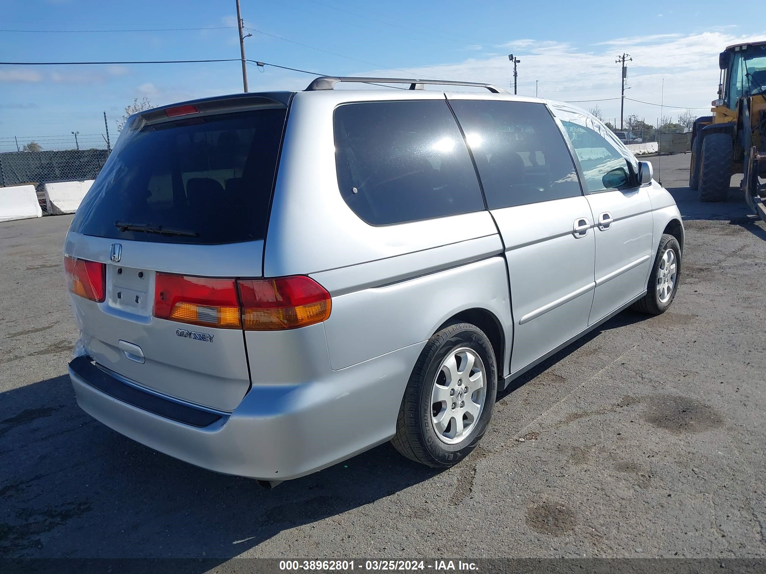 Photo 3 VIN: 5FNRL18944B008035 - HONDA ODYSSEY EX 