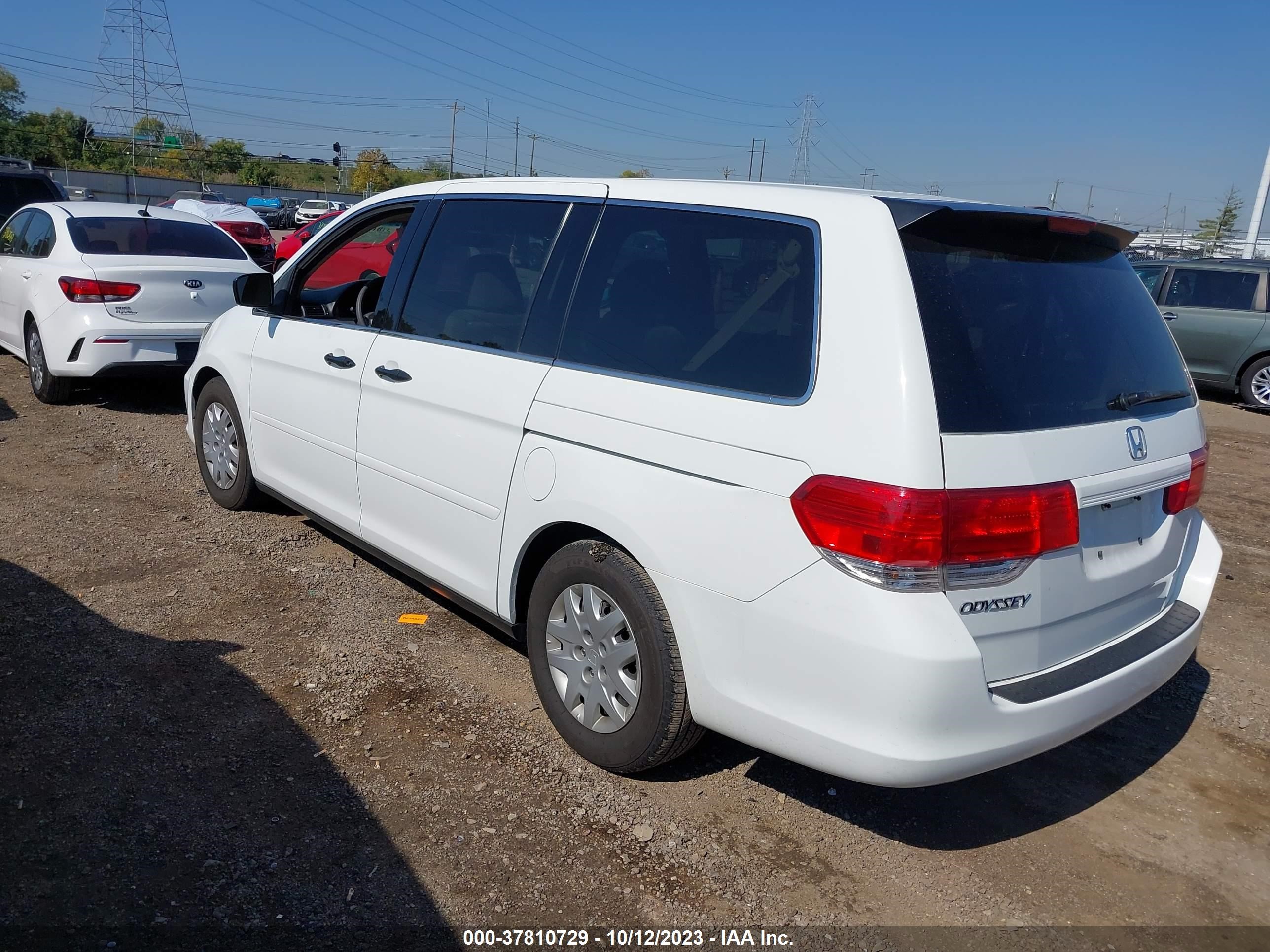 Photo 2 VIN: 5FNRL38208B003810 - HONDA ODYSSEY 