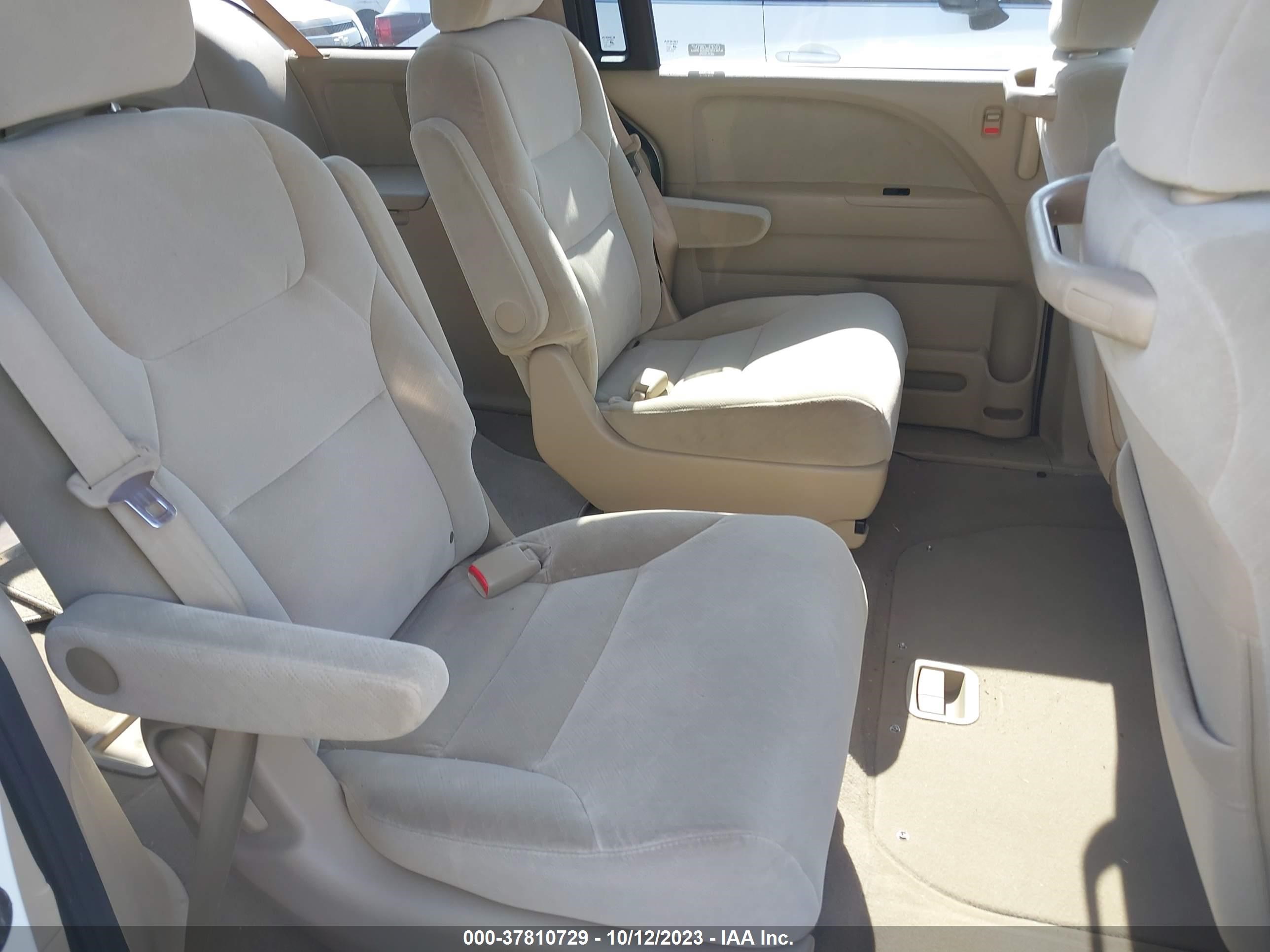 Photo 7 VIN: 5FNRL38208B003810 - HONDA ODYSSEY 