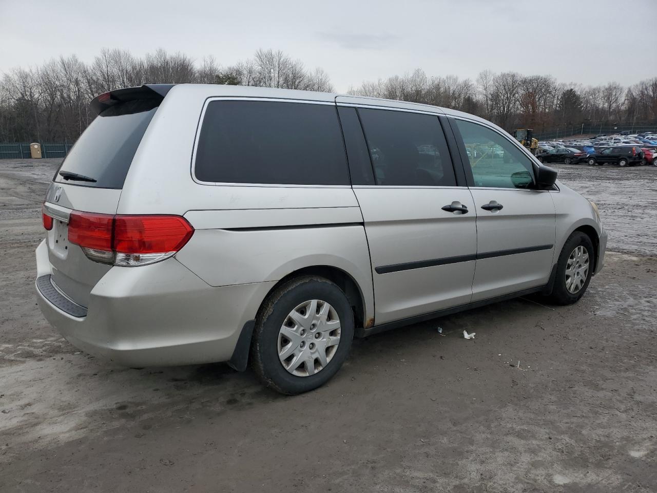 Photo 2 VIN: 5FNRL38208B055759 - HONDA ODYSSEY 