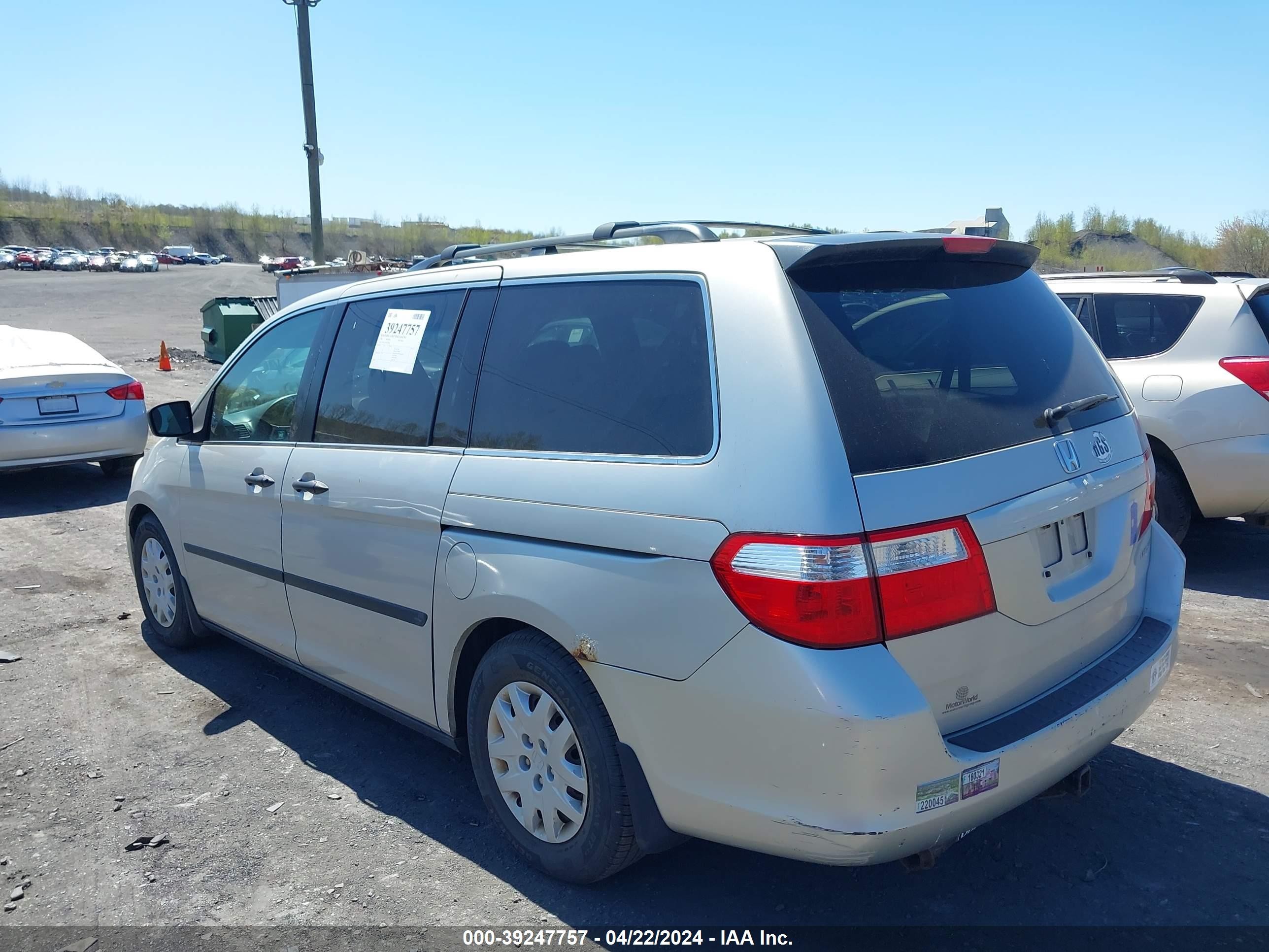 Photo 2 VIN: 5FNRL38215B128780 - HONDA ODYSSEY 