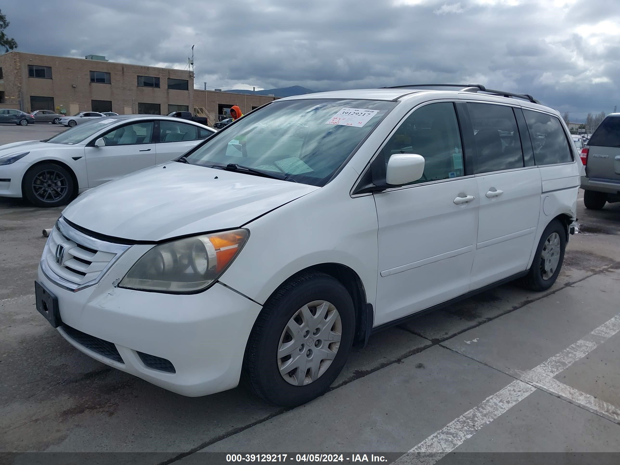 Photo 1 VIN: 5FNRL38218V091329 - HONDA ODYSSEY 