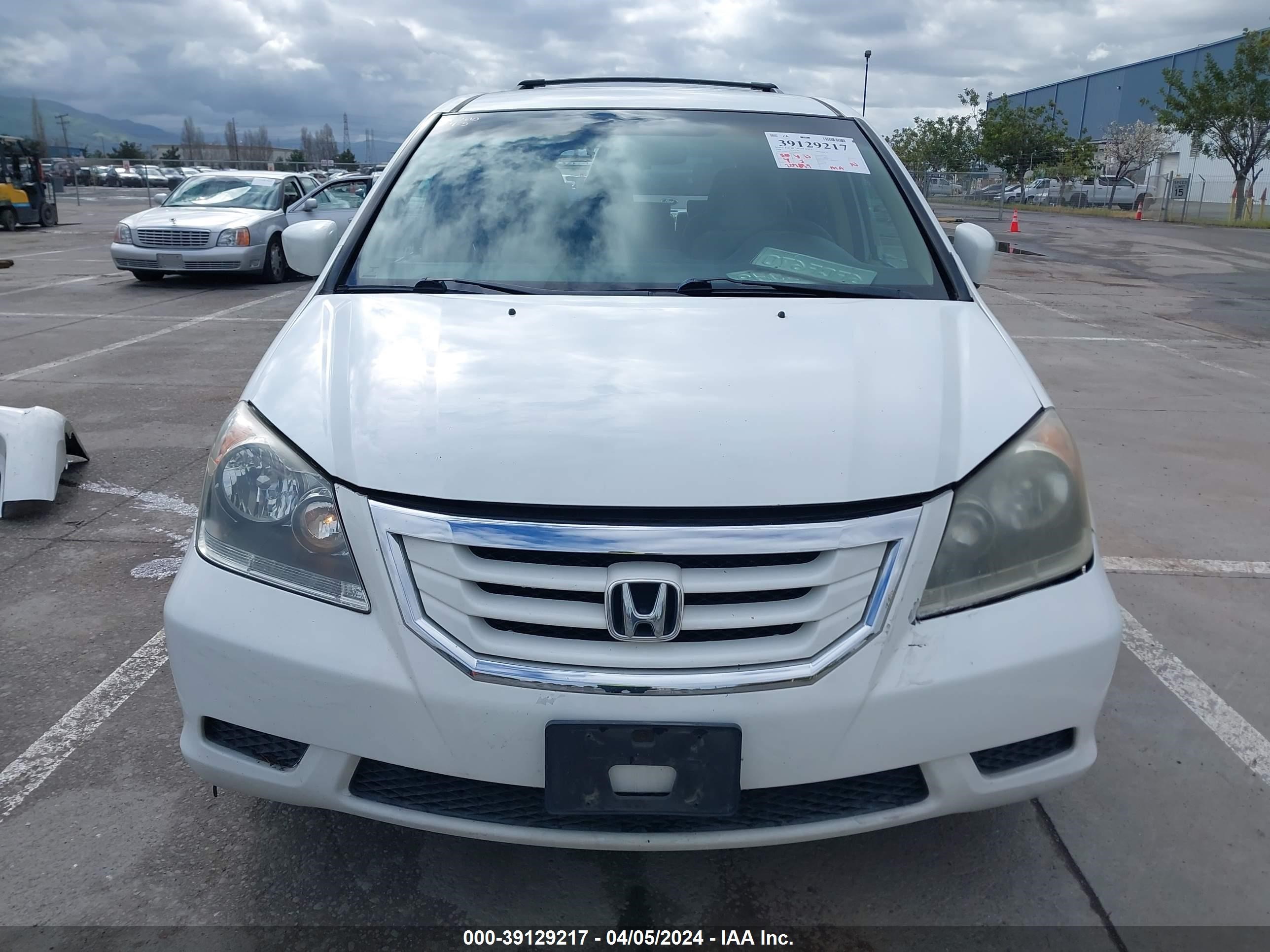 Photo 12 VIN: 5FNRL38218V091329 - HONDA ODYSSEY 