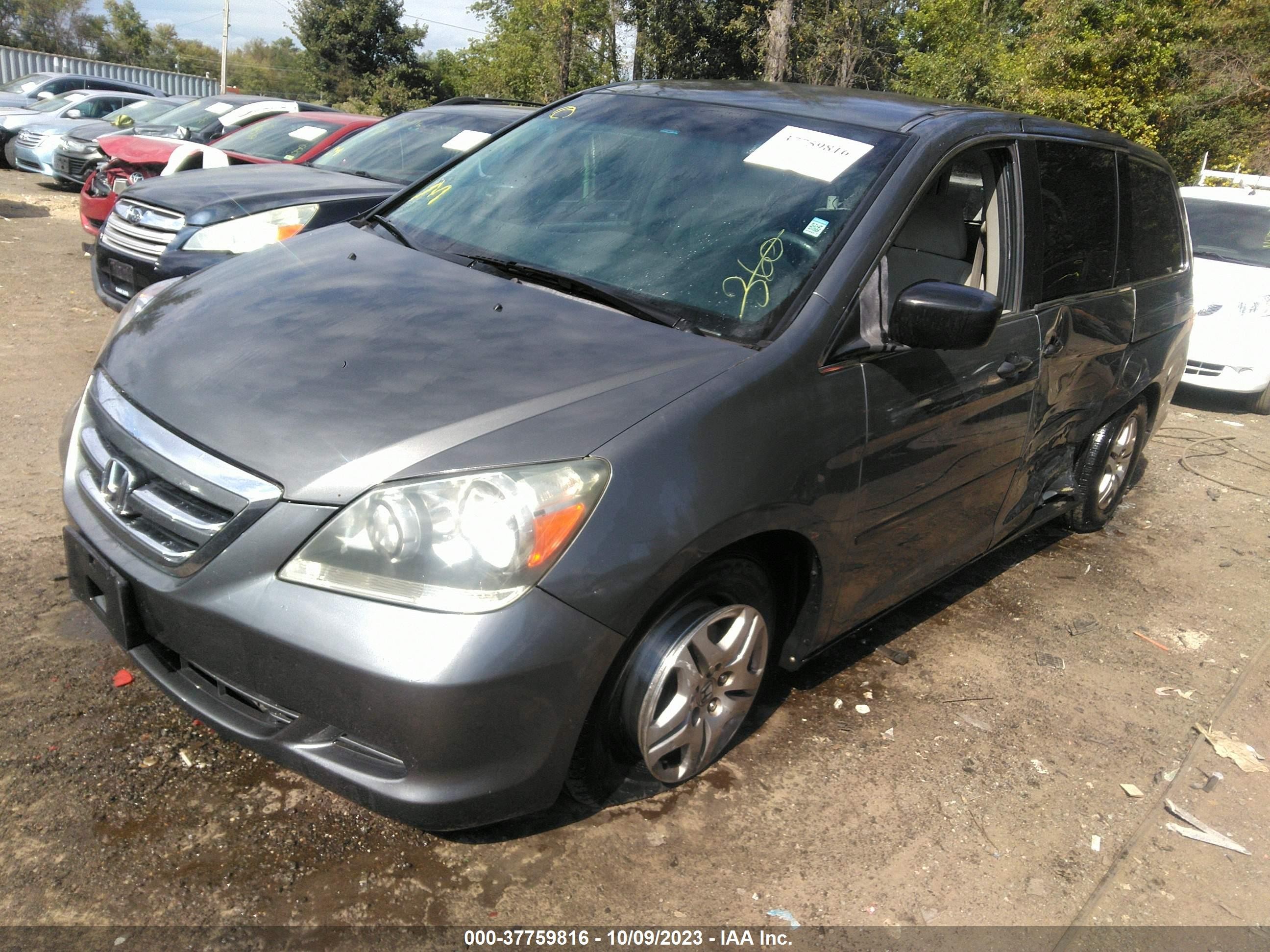 Photo 1 VIN: 5FNRL38227B098613 - HONDA ODYSSEY 