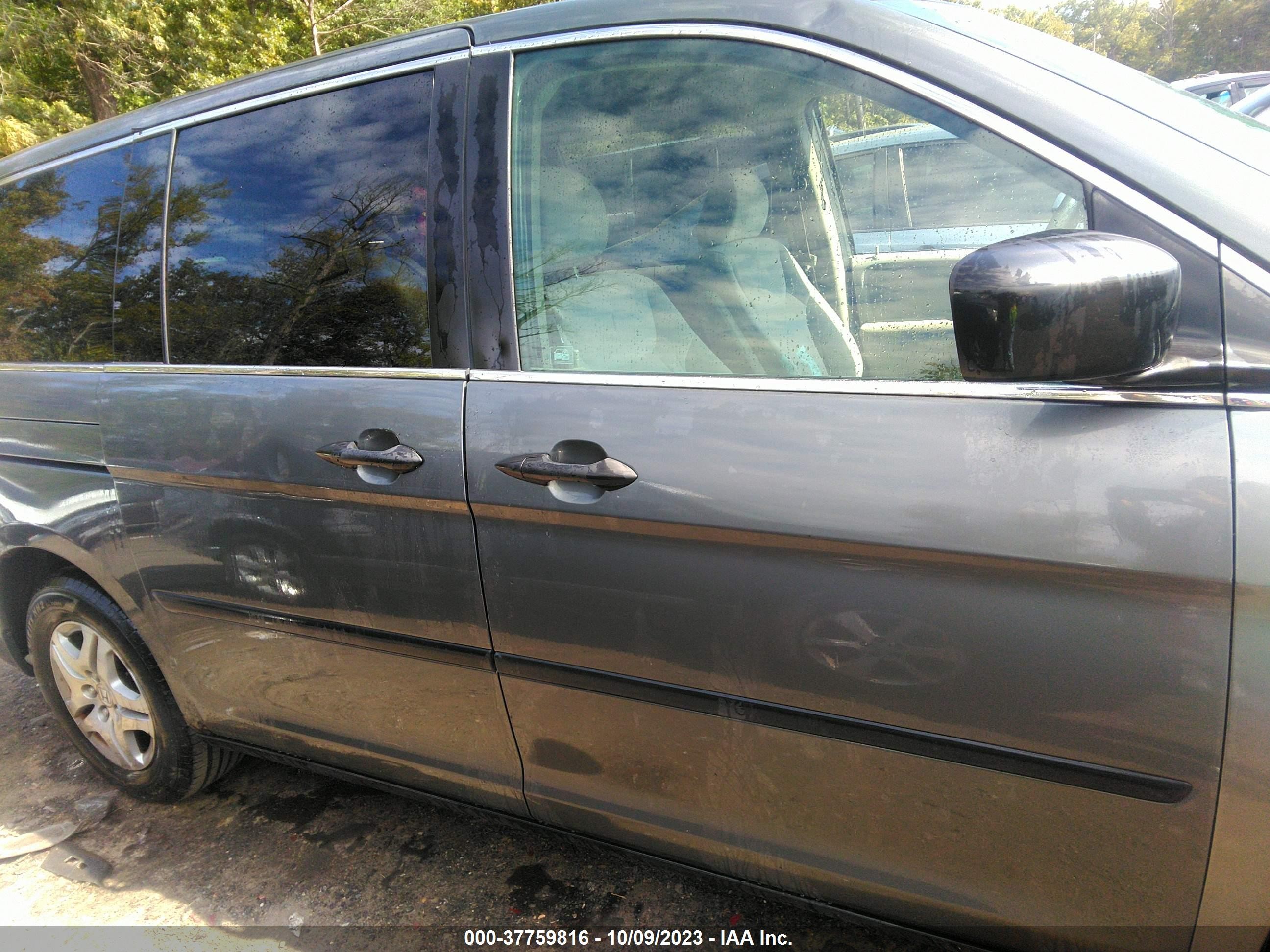 Photo 12 VIN: 5FNRL38227B098613 - HONDA ODYSSEY 