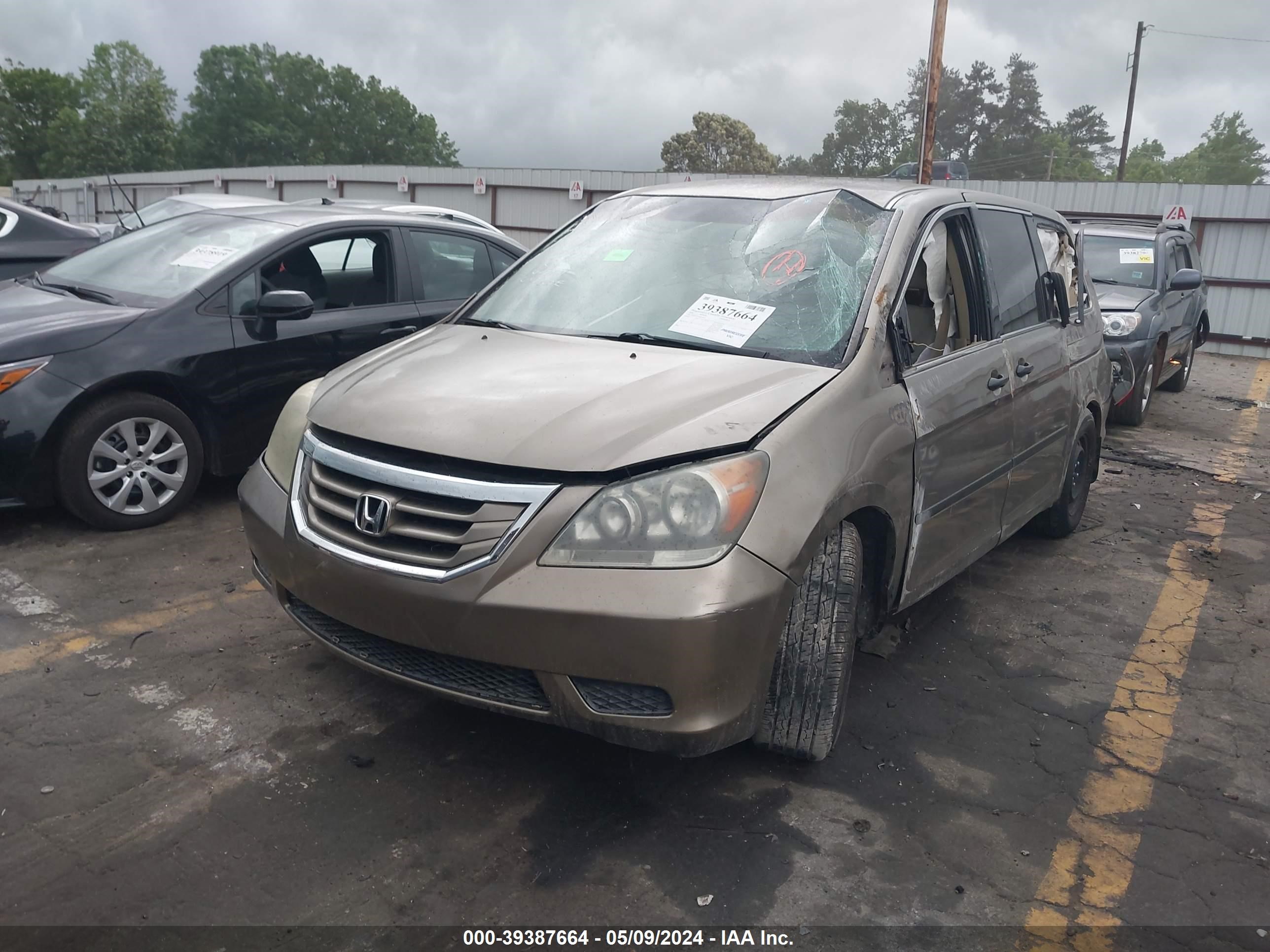 Photo 1 VIN: 5FNRL38228B047954 - HONDA ODYSSEY 