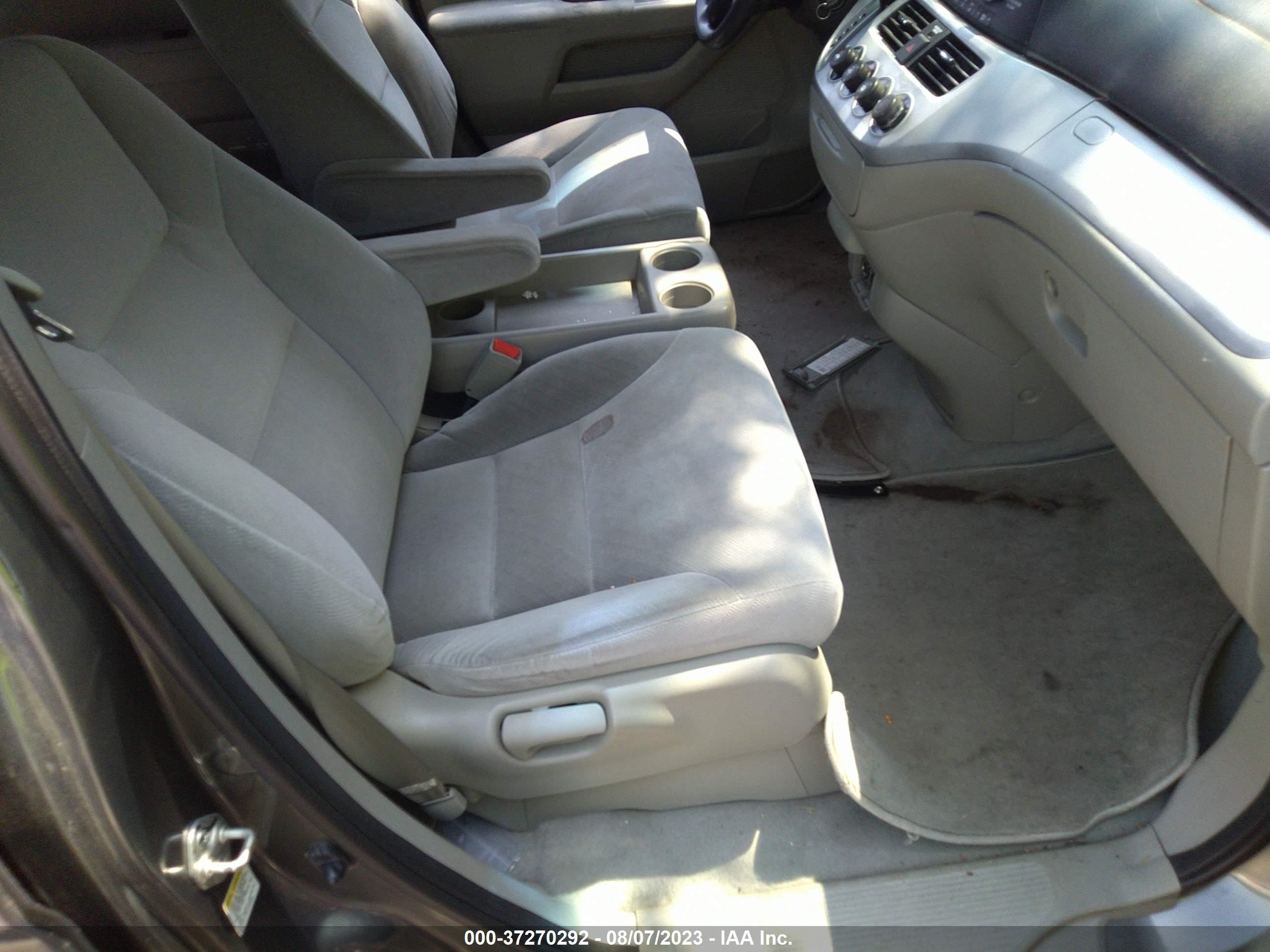 Photo 4 VIN: 5FNRL38238B047736 - HONDA ODYSSEY 