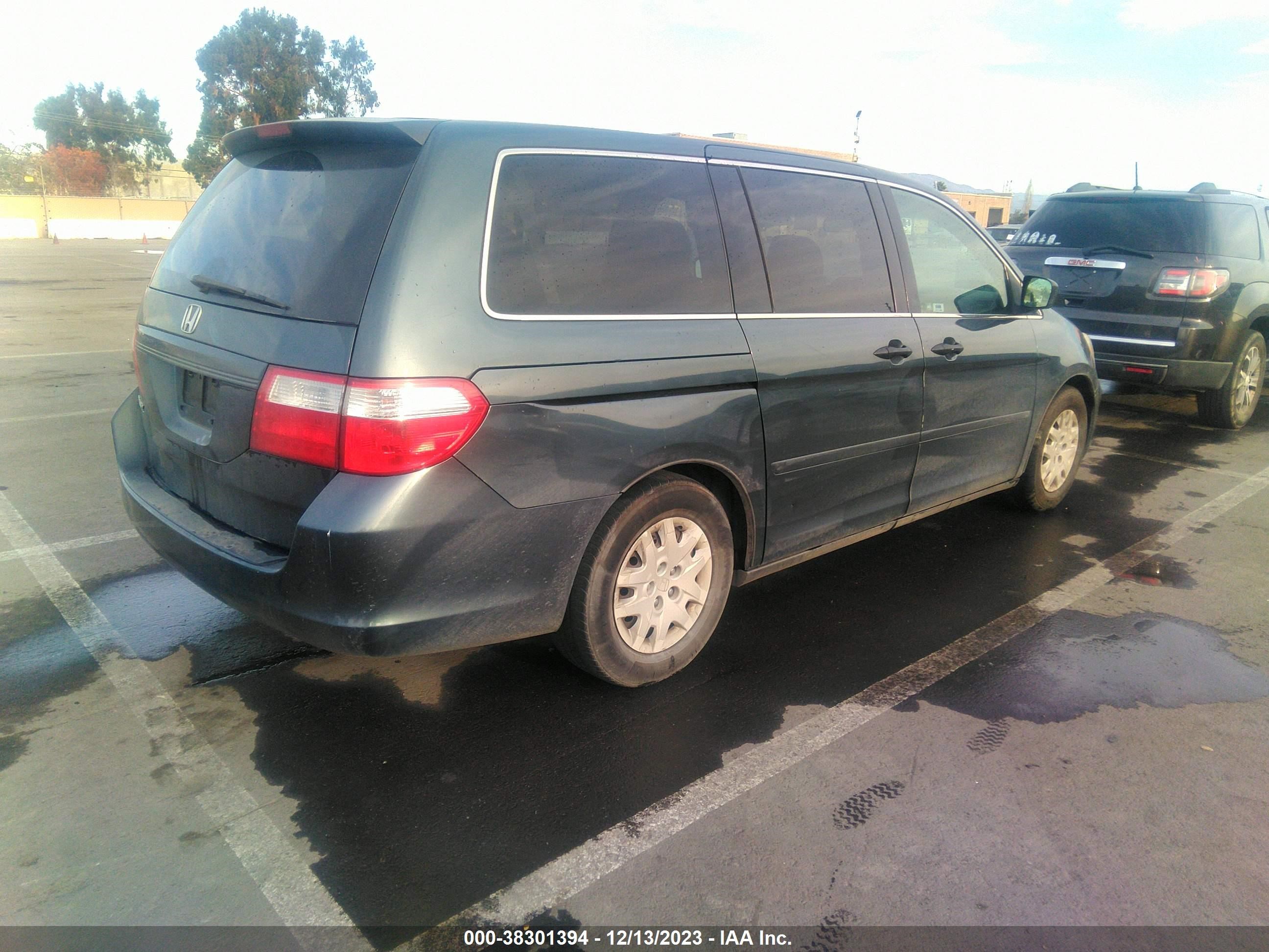 Photo 3 VIN: 5FNRL38256B086471 - HONDA ODYSSEY 