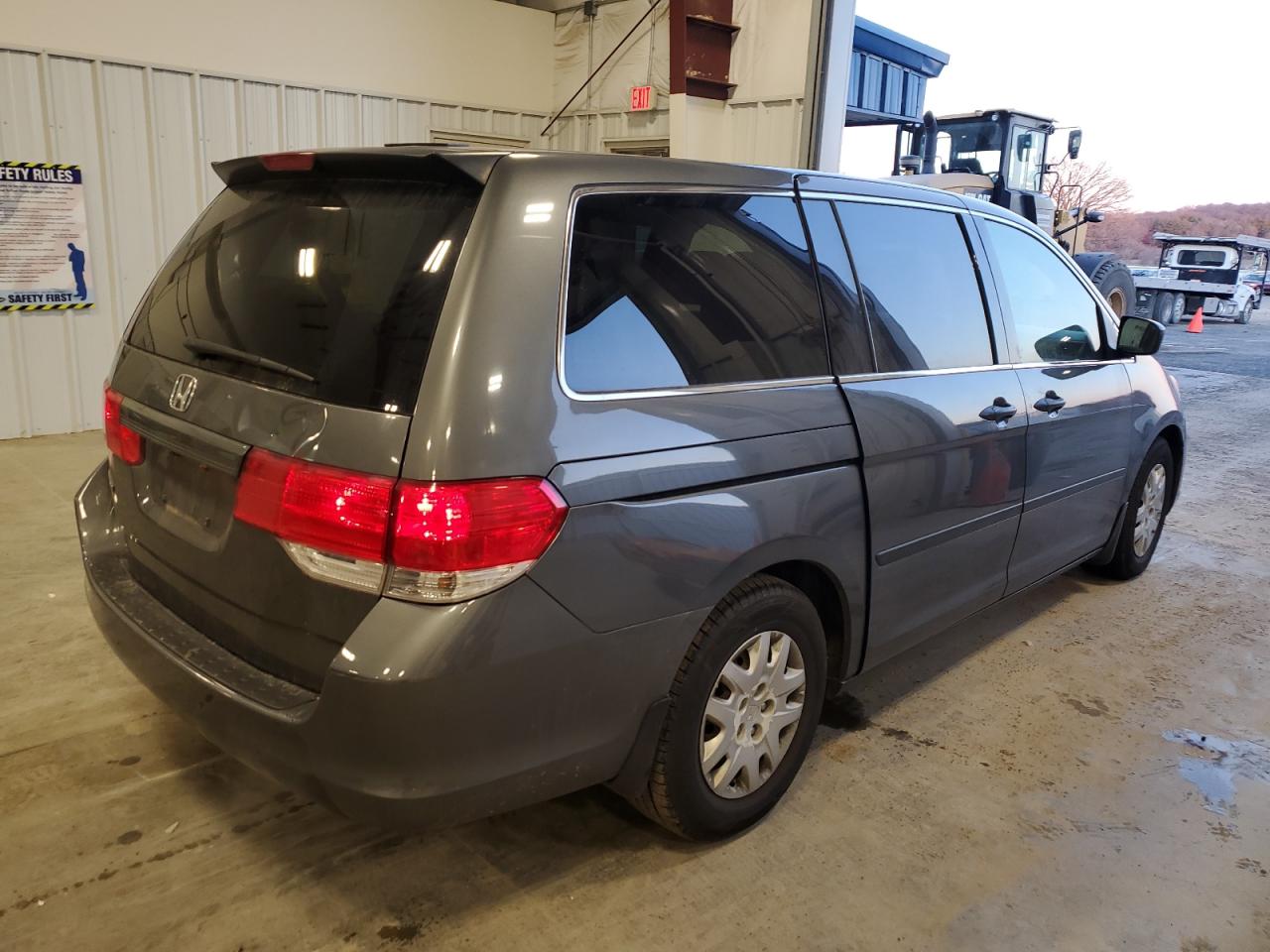 Photo 2 VIN: 5FNRL38268B076745 - HONDA ODYSSEY 