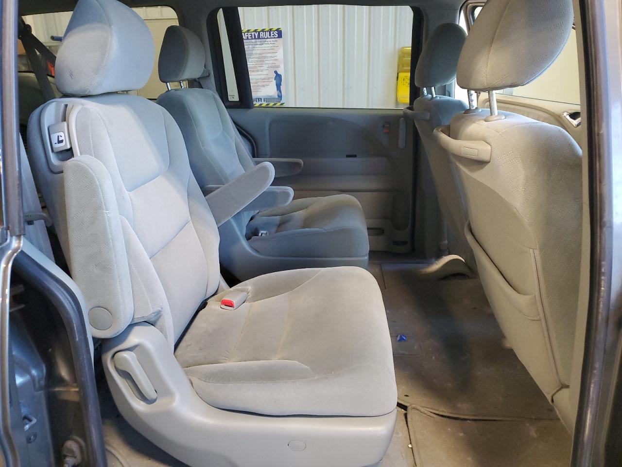 Photo 9 VIN: 5FNRL38268B076745 - HONDA ODYSSEY 