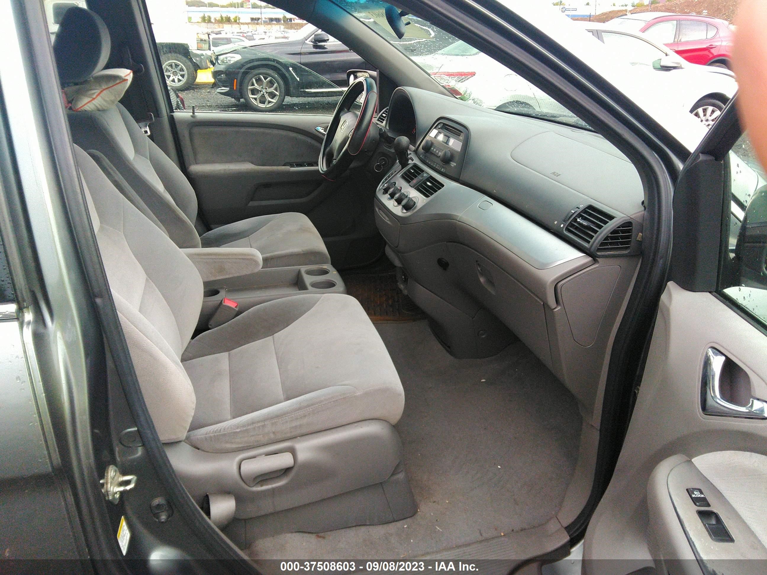 Photo 4 VIN: 5FNRL38269B044606 - HONDA ODYSSEY 