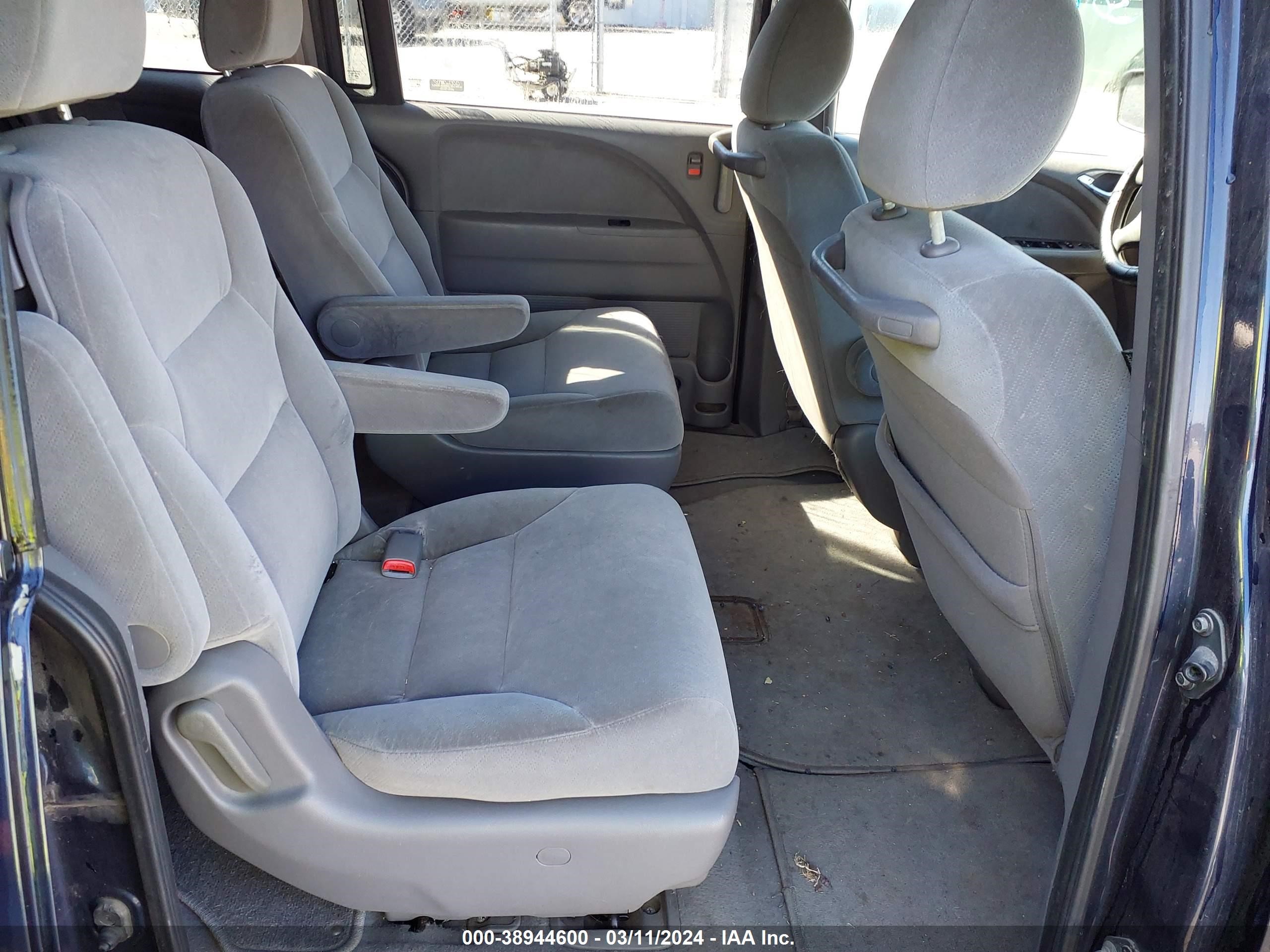 Photo 7 VIN: 5FNRL38278B049389 - HONDA ODYSSEY 