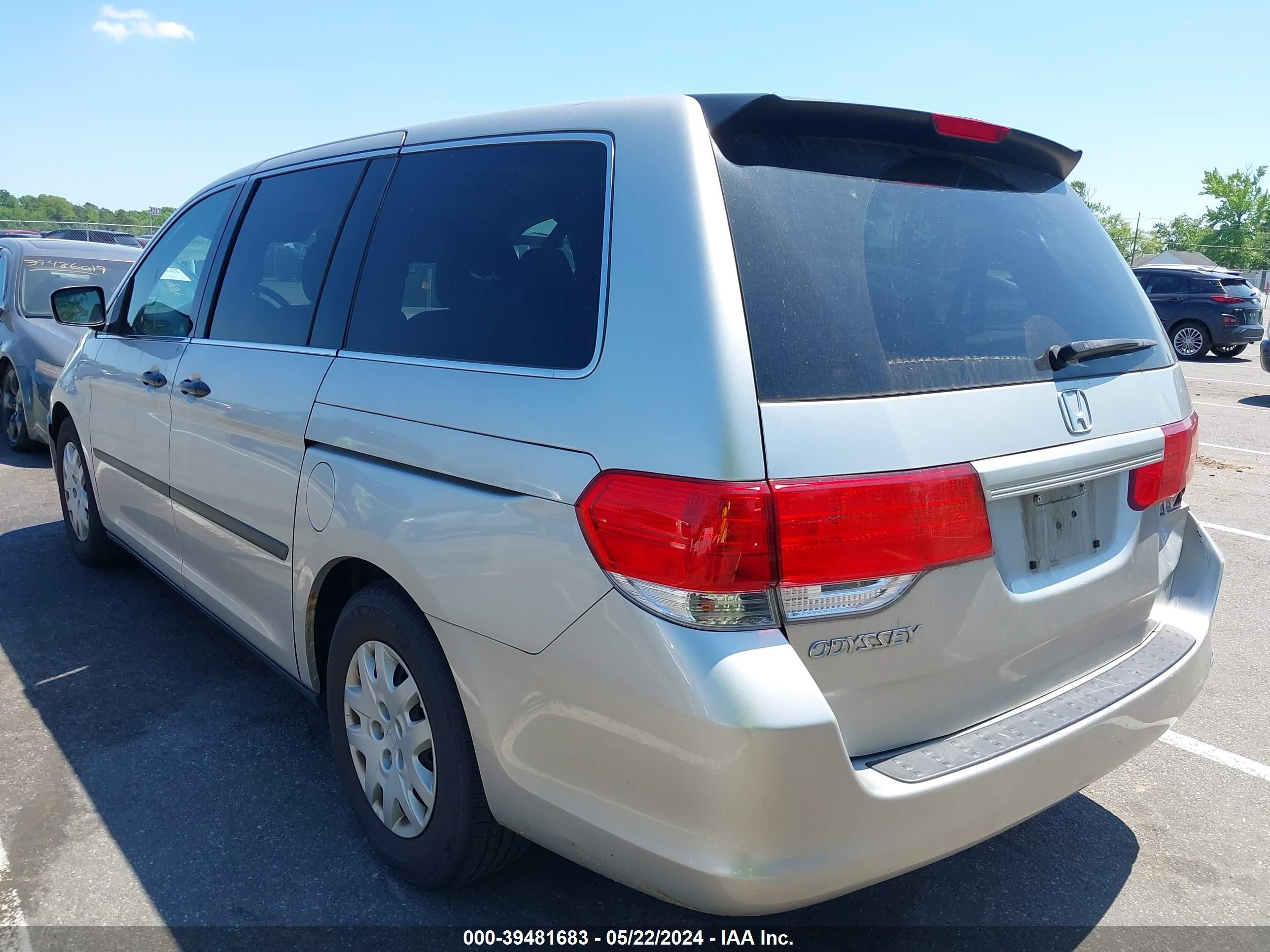 Photo 2 VIN: 5FNRL38288B113973 - HONDA ODYSSEY 