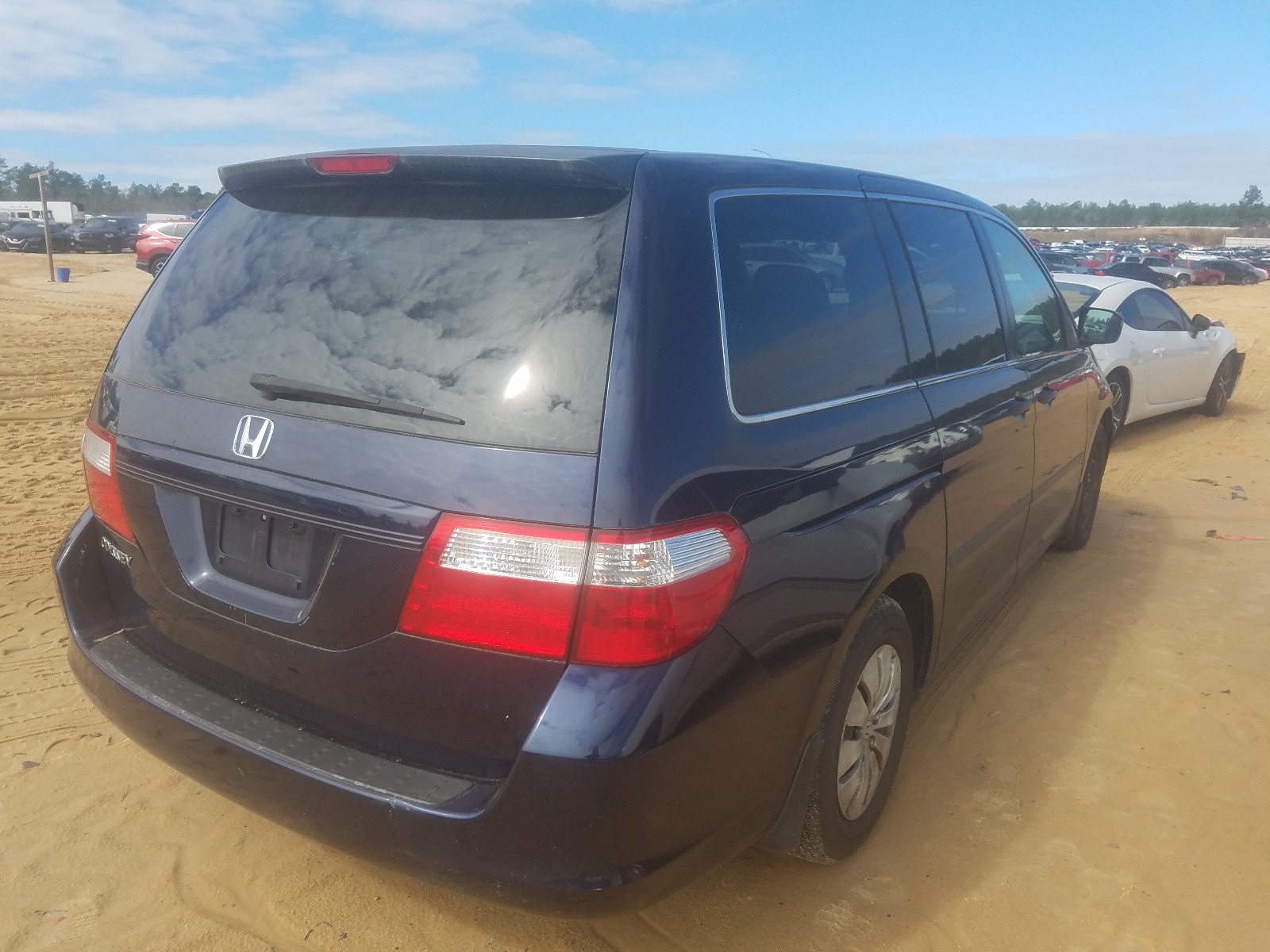 Photo 3 VIN: 5FNRL38296B129709 - HONDA ODYSSEY LX 