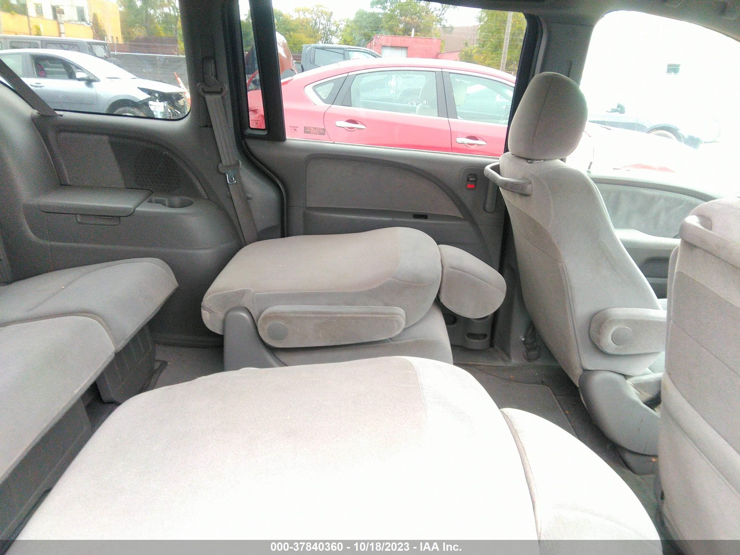 Photo 7 VIN: 5FNRL38298B093507 - HONDA ODYSSEY 