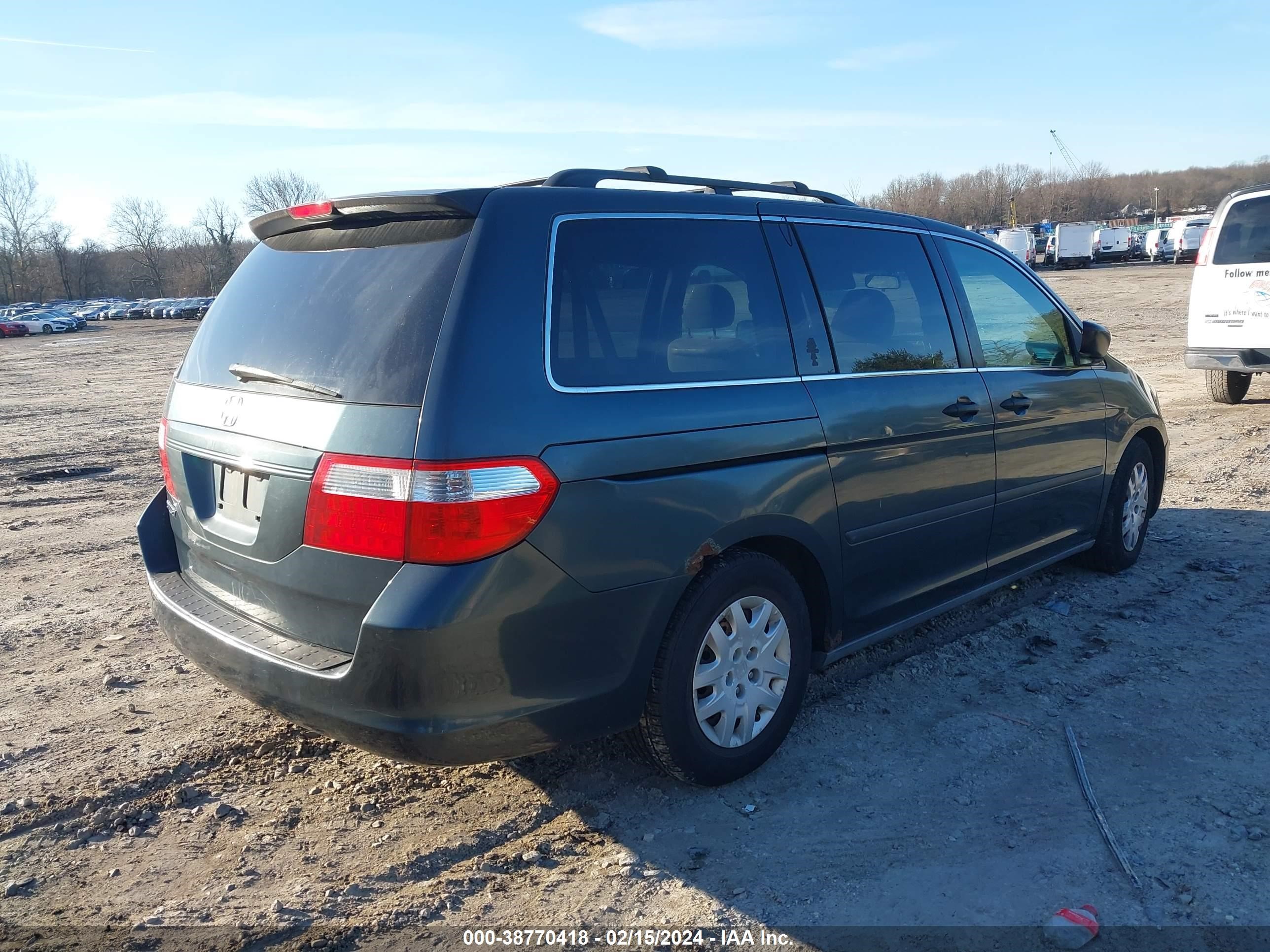 Photo 3 VIN: 5FNRL382X6B020093 - HONDA ODYSSEY 