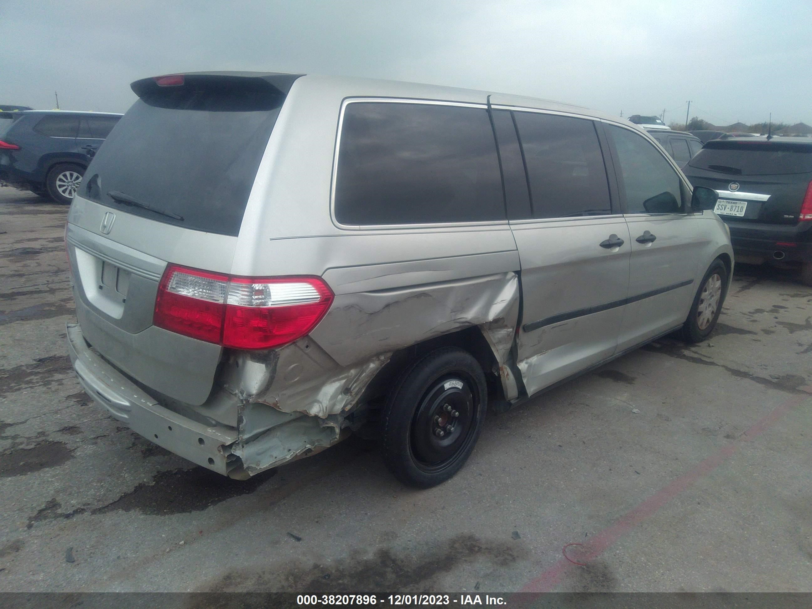 Photo 3 VIN: 5FNRL382X6B043857 - HONDA ODYSSEY 