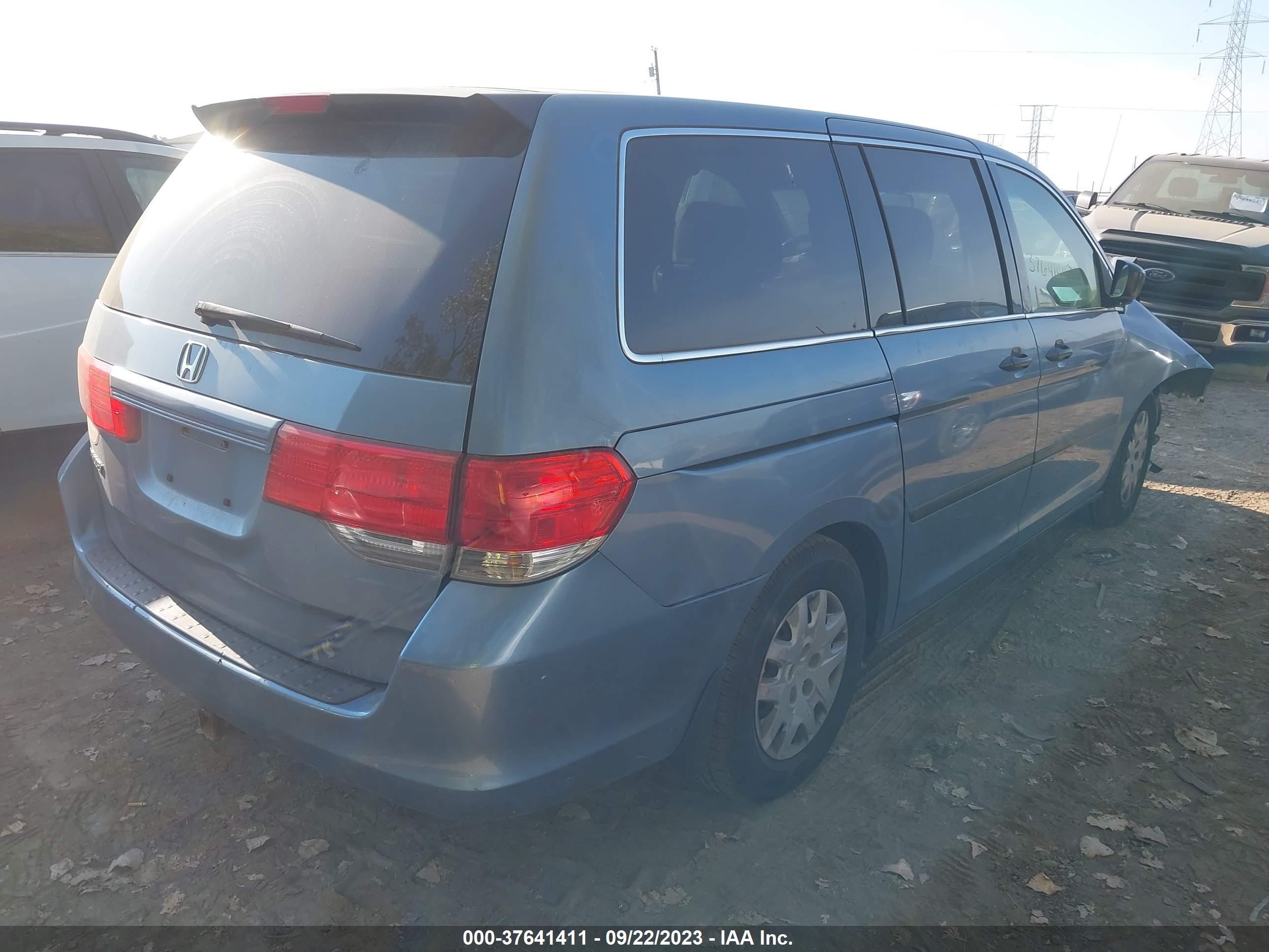 Photo 3 VIN: 5FNRL382X9B040848 - HONDA ODYSSEY 