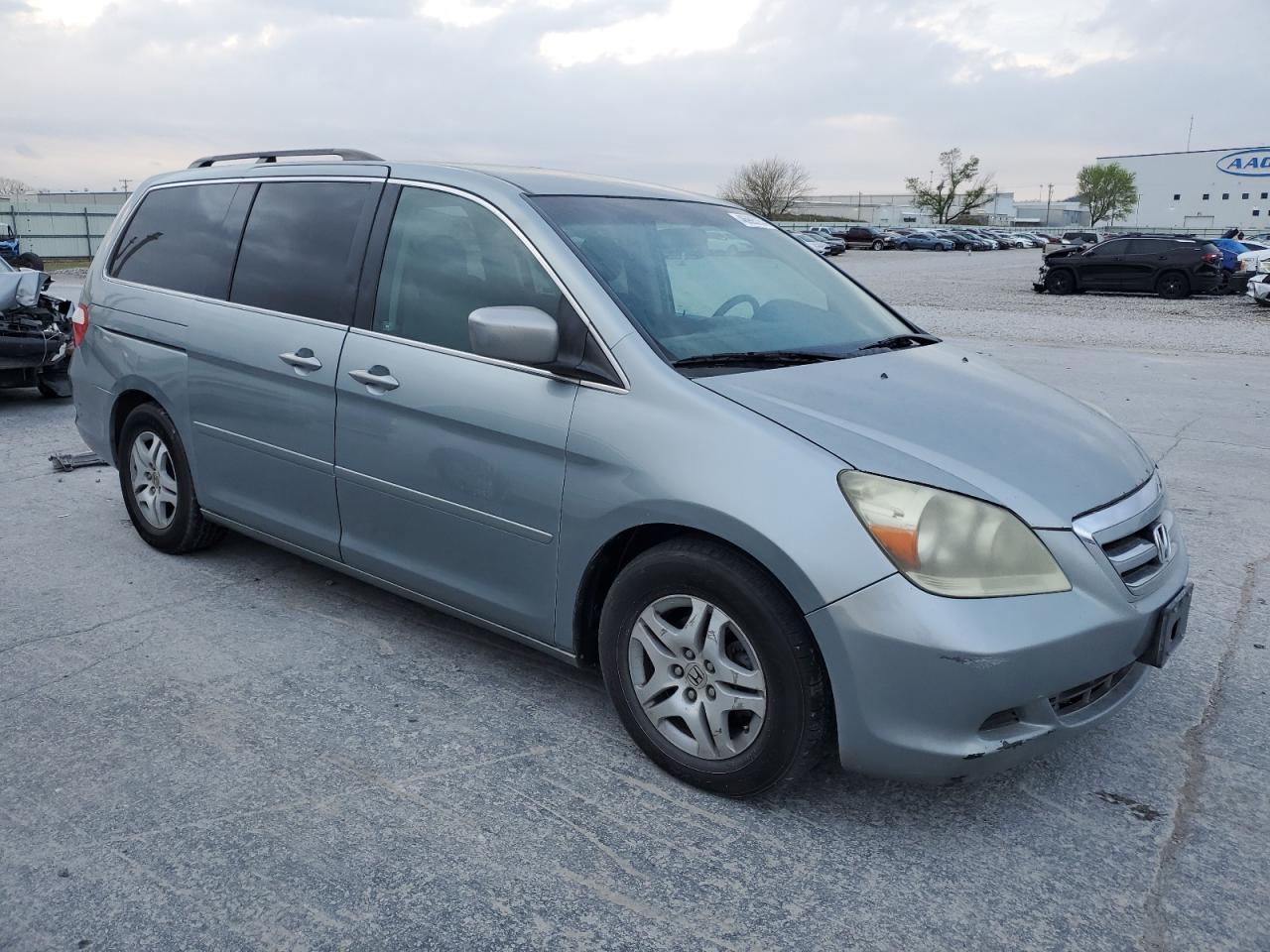 Photo 3 VIN: 5FNRL38407B101297 - HONDA ODYSSEY 