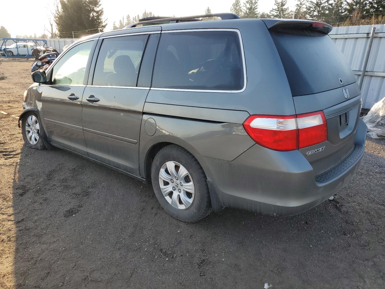 Photo 1 VIN: 5FNRL38407B504213 - HONDA ODYSSEY 