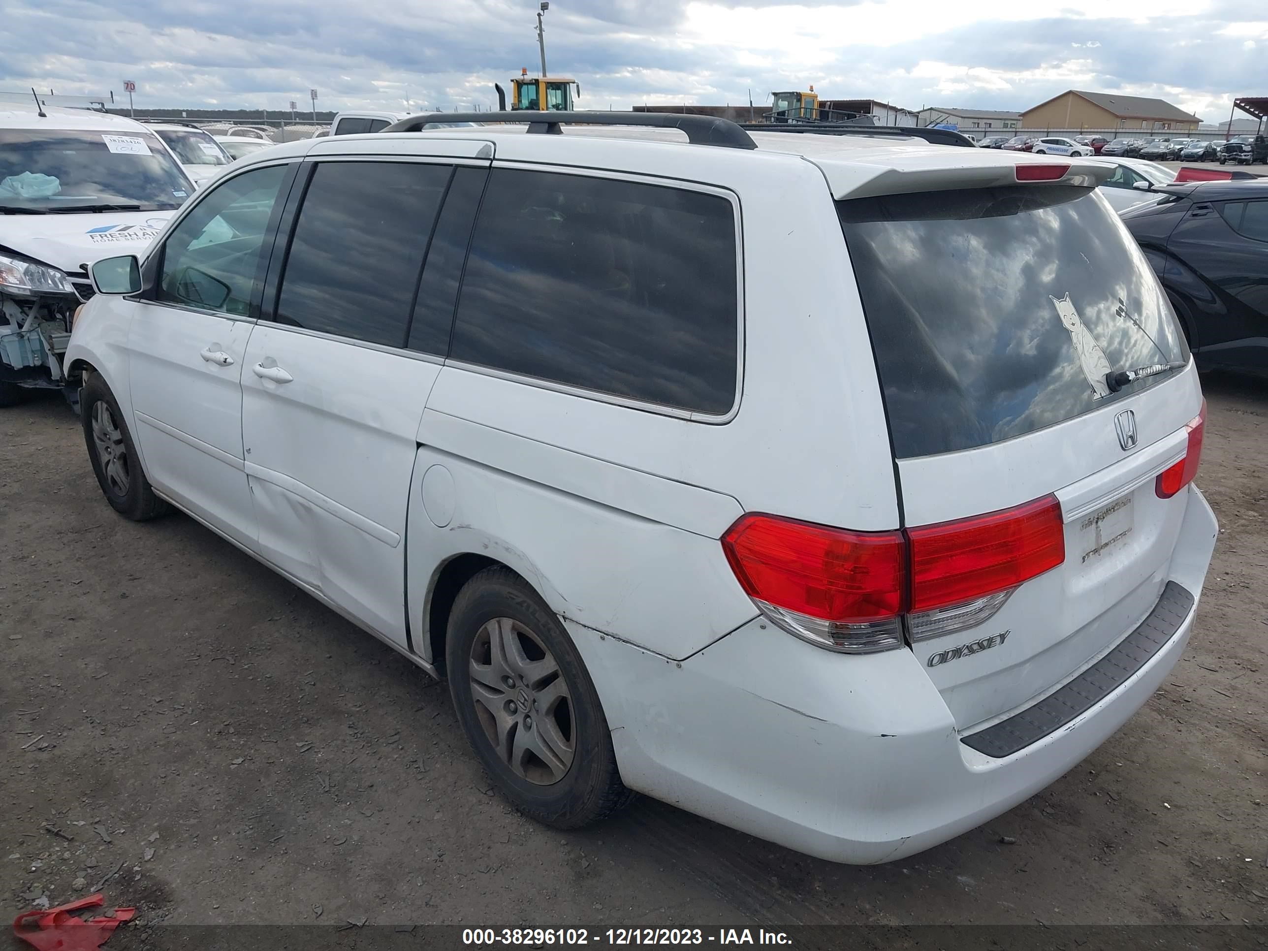 Photo 2 VIN: 5FNRL38409B015328 - HONDA ODYSSEY 