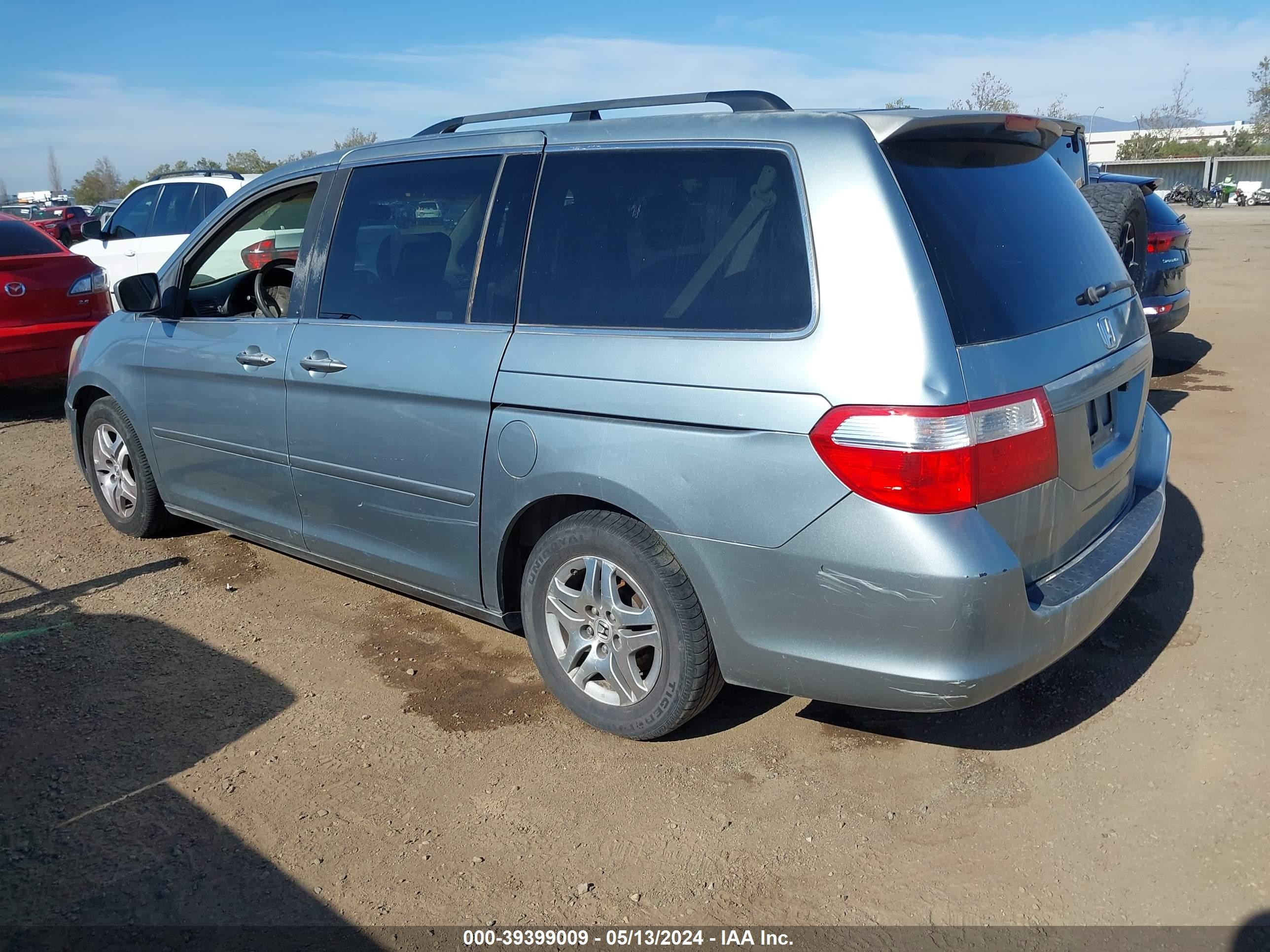 Photo 2 VIN: 5FNRL38415B112693 - HONDA ODYSSEY 