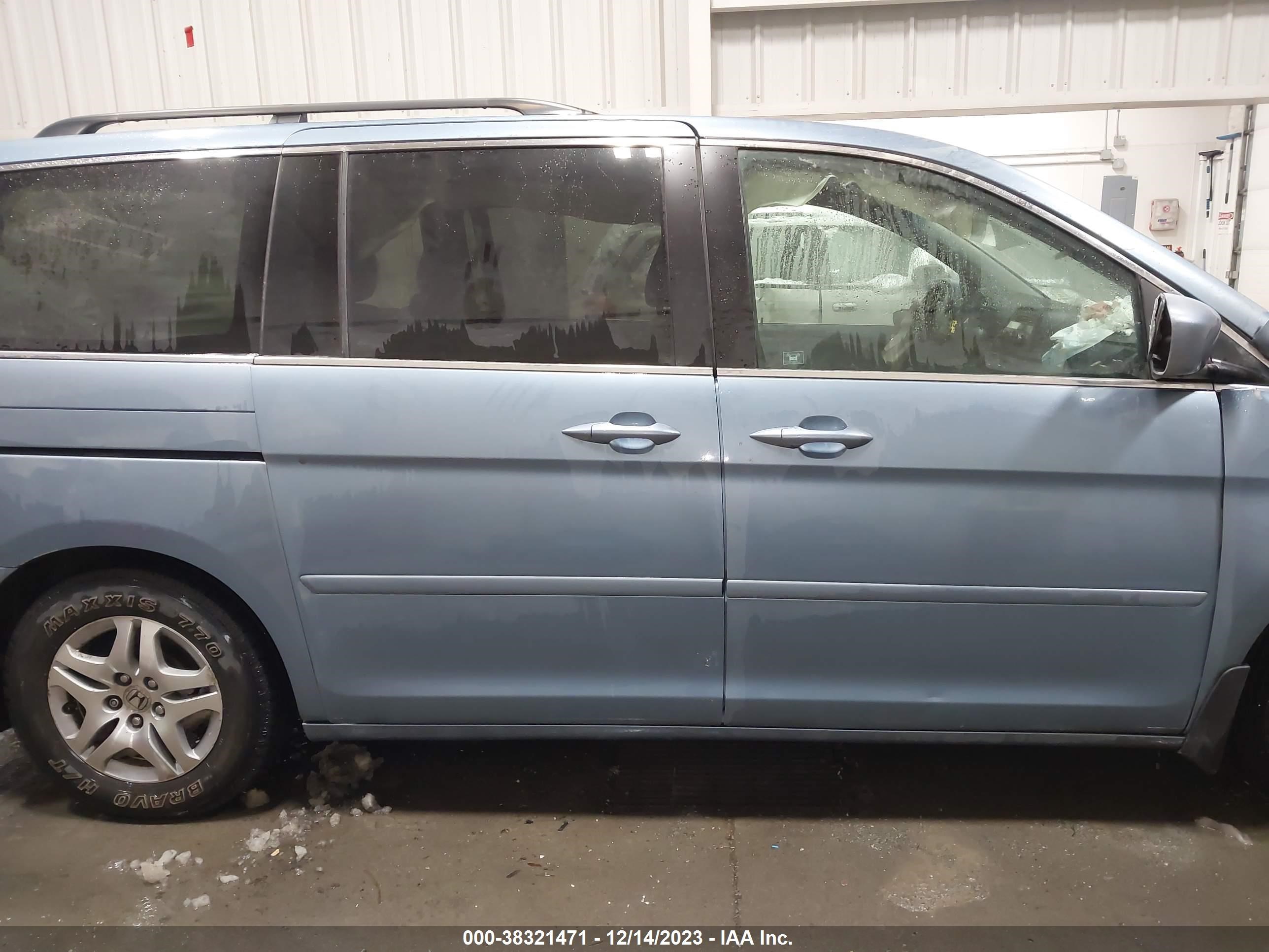 Photo 12 VIN: 5FNRL38417B096997 - HONDA ODYSSEY 