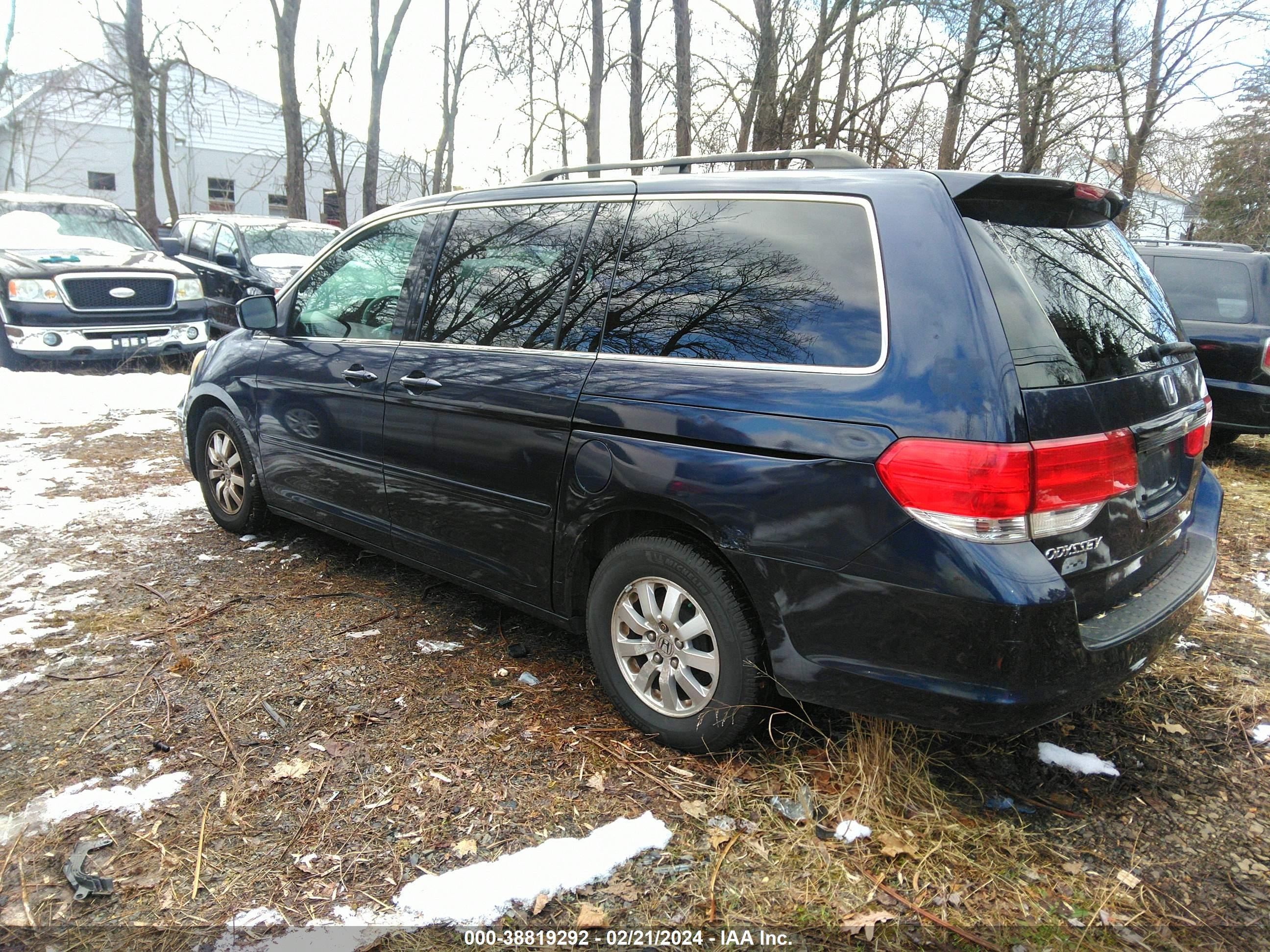 Photo 2 VIN: 5FNRL38418B030337 - HONDA ODYSSEY 