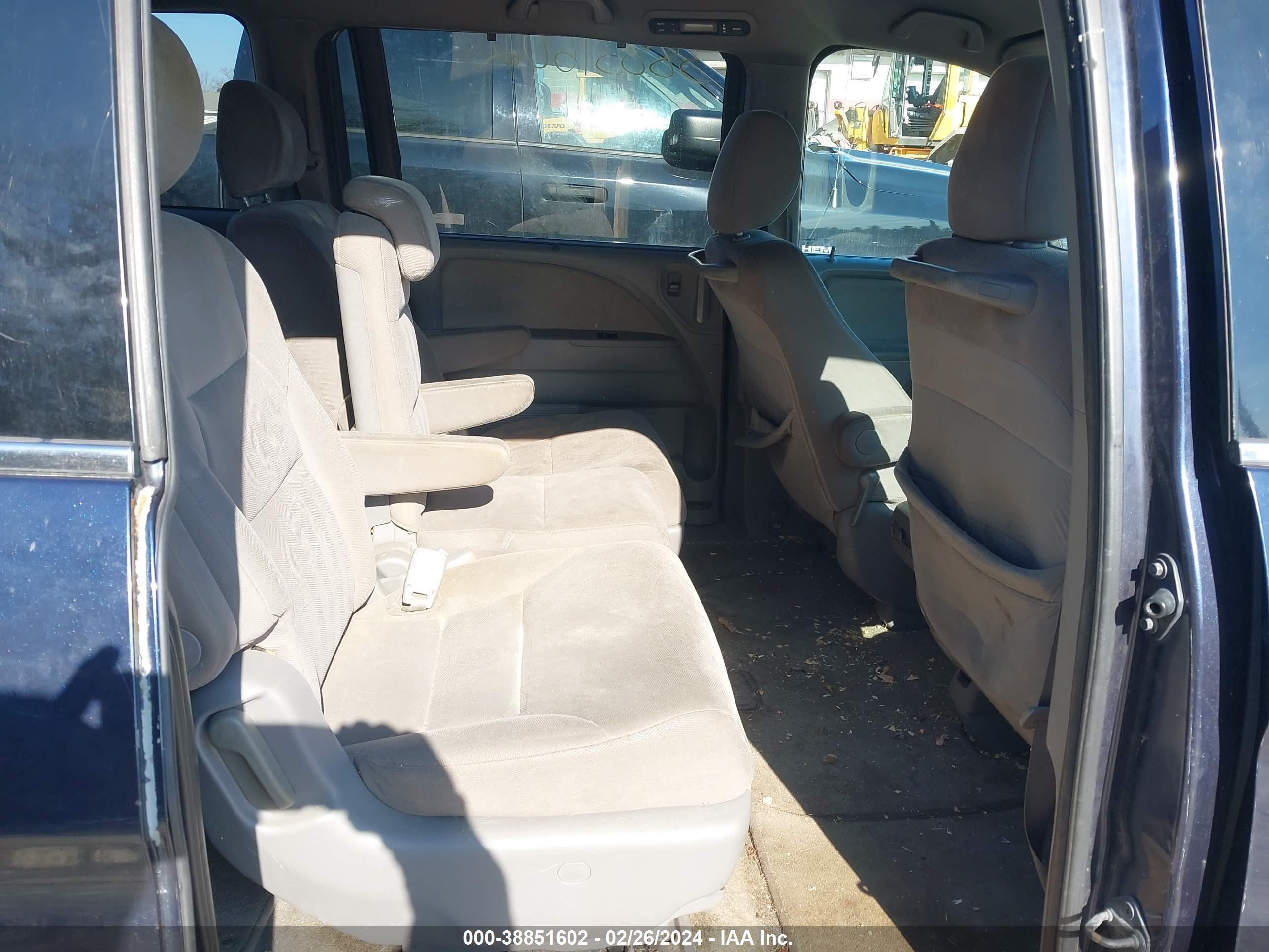 Photo 7 VIN: 5FNRL38418B065377 - HONDA ODYSSEY 