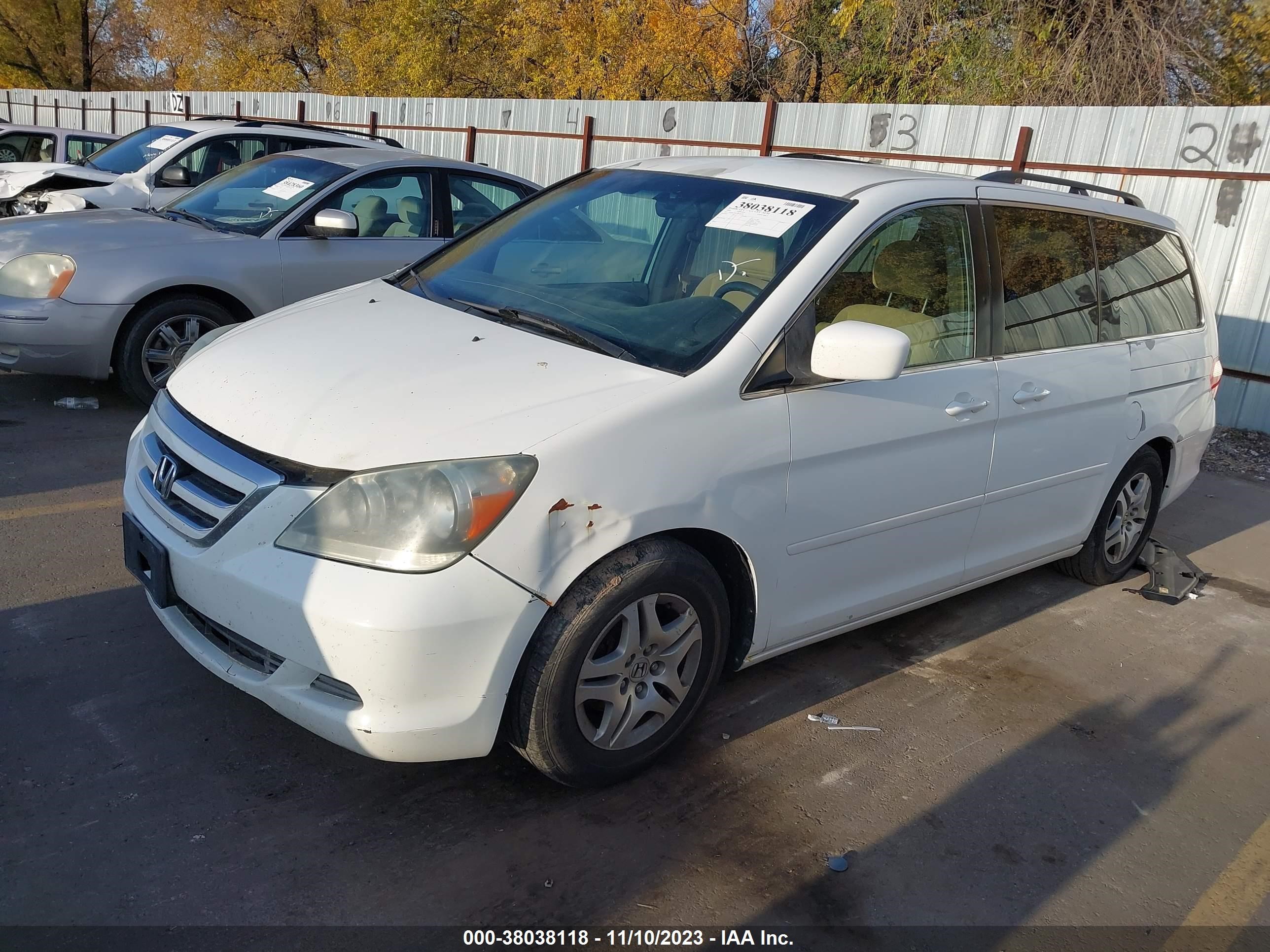 Photo 1 VIN: 5FNRL38425B010139 - HONDA ODYSSEY 