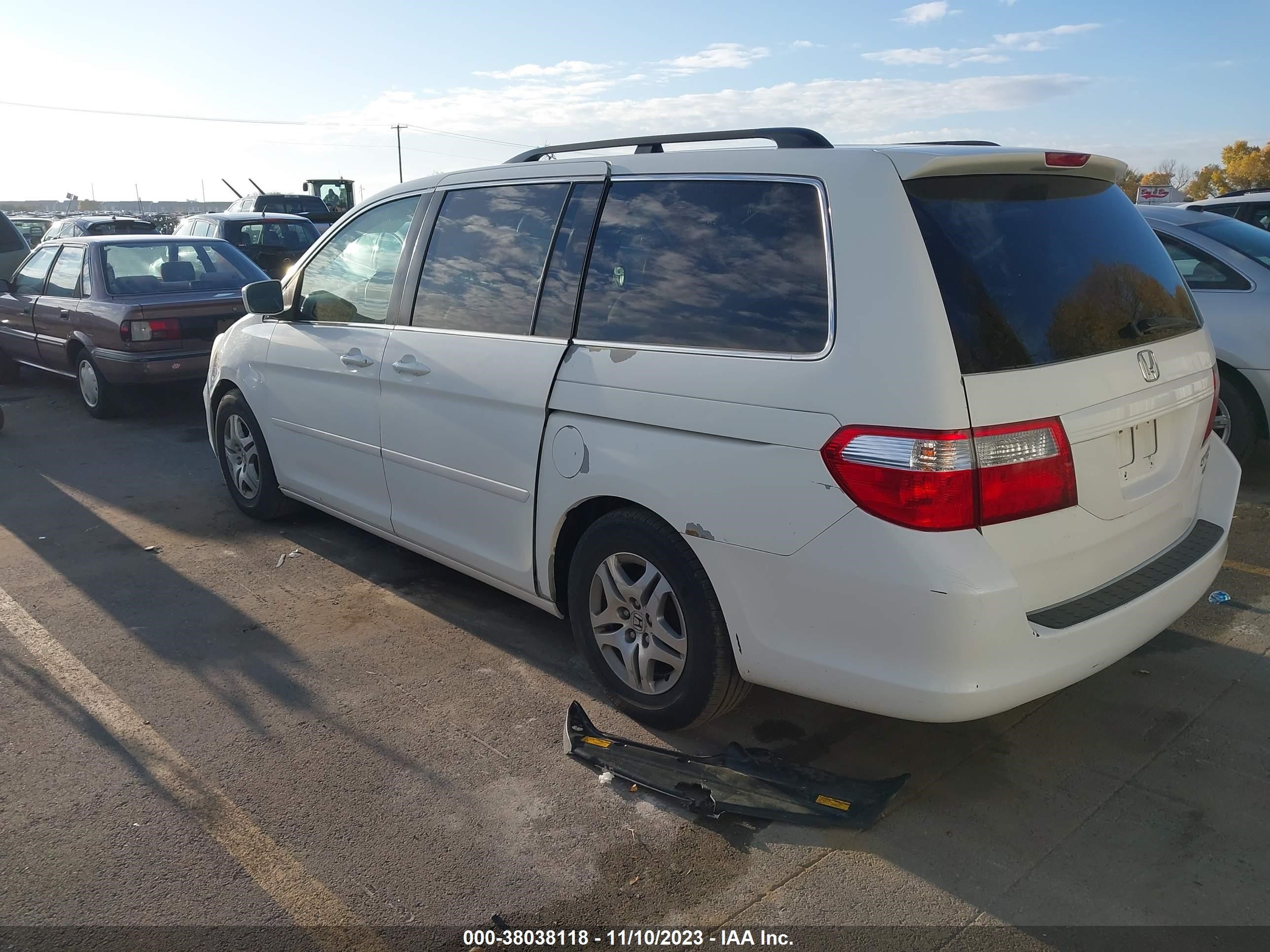 Photo 2 VIN: 5FNRL38425B010139 - HONDA ODYSSEY 