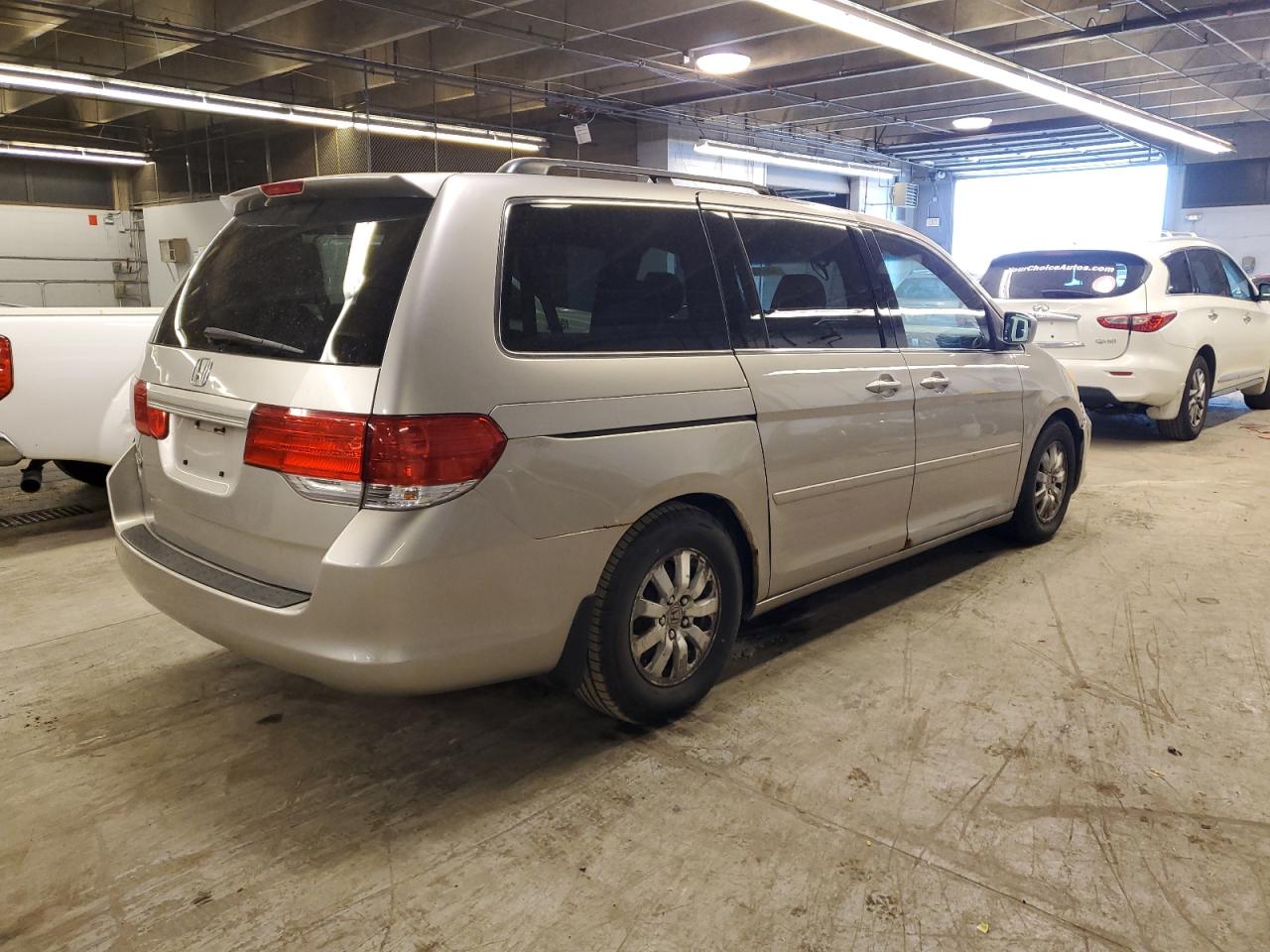 Photo 2 VIN: 5FNRL38428B001140 - HONDA ODYSSEY 