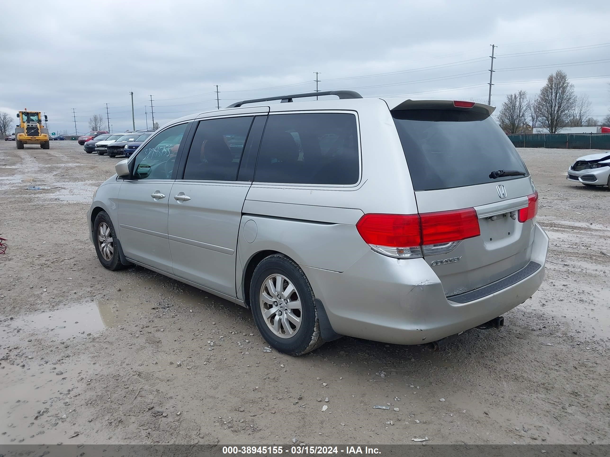 Photo 2 VIN: 5FNRL38428B018732 - HONDA ODYSSEY 