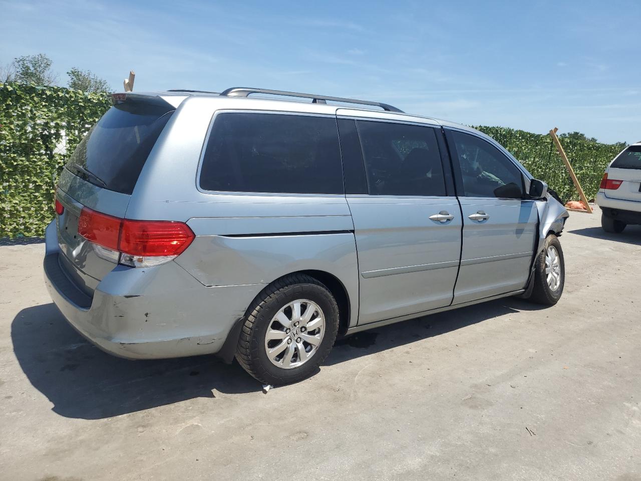 Photo 2 VIN: 5FNRL38428B042772 - HONDA ODYSSEY 