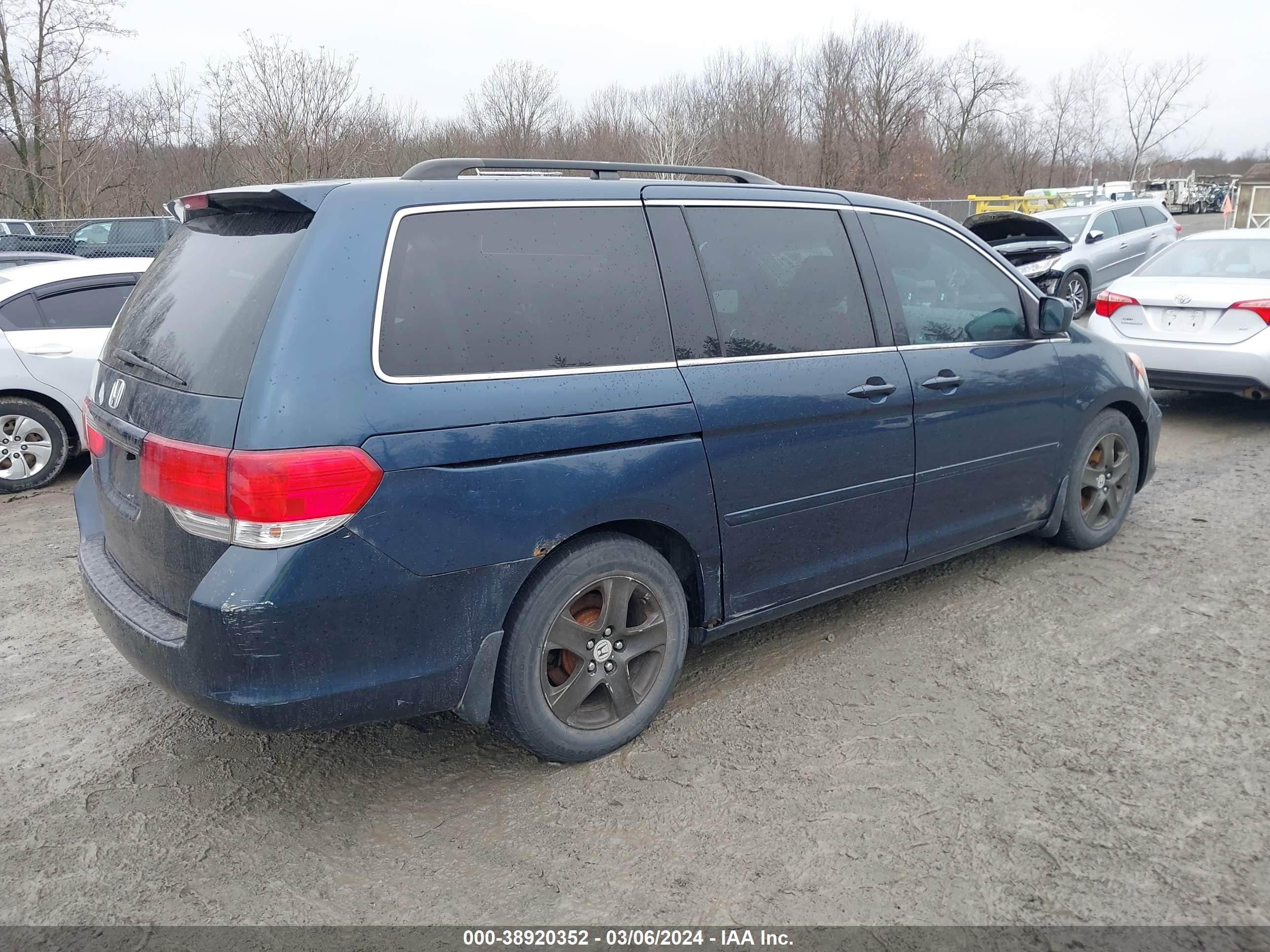 Photo 3 VIN: 5FNRL38429B402513 - HONDA ODYSSEY 