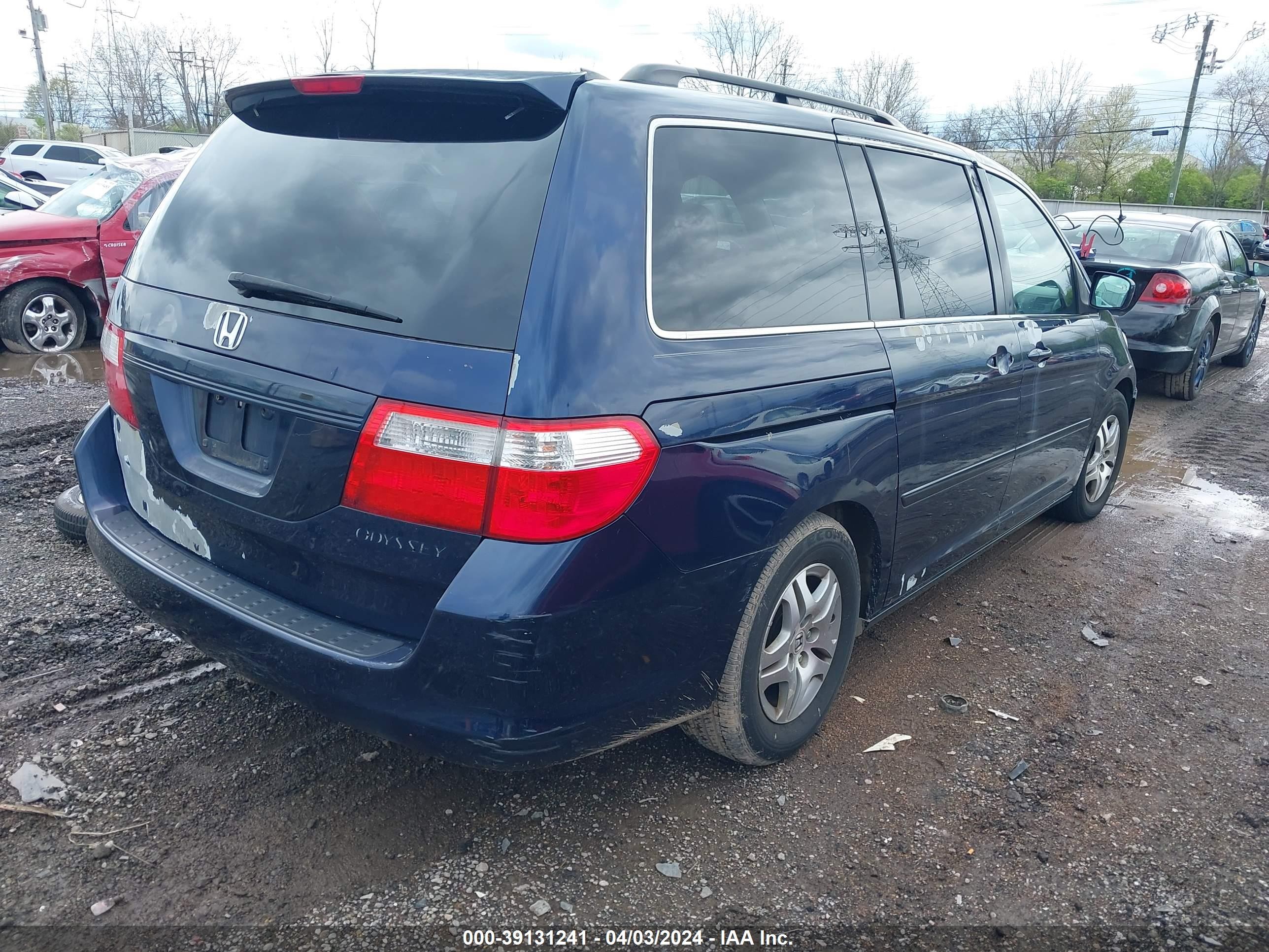 Photo 3 VIN: 5FNRL38435B009615 - HONDA ODYSSEY 