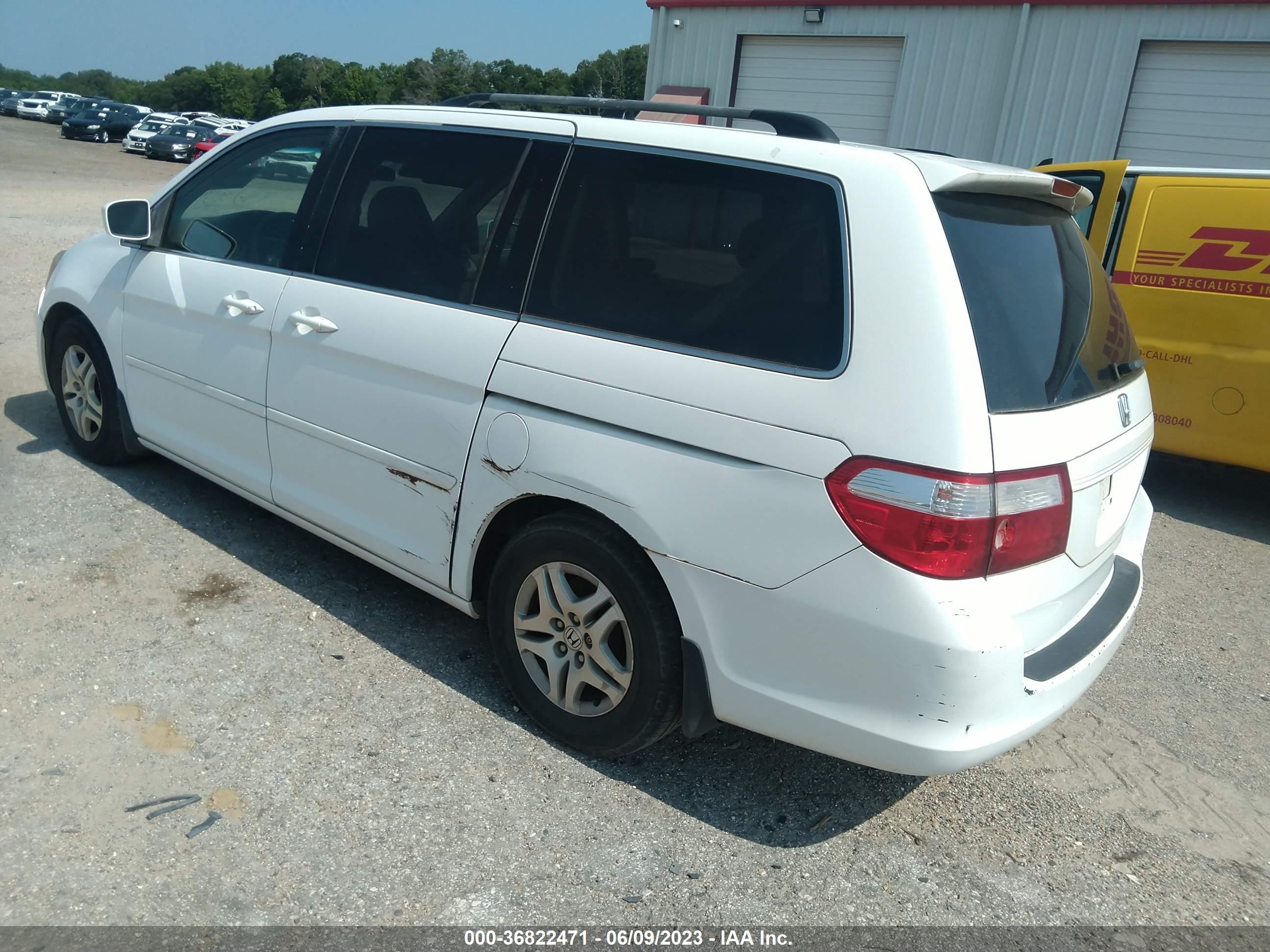 Photo 2 VIN: 5FNRL38435B021778 - HONDA ODYSSEY 