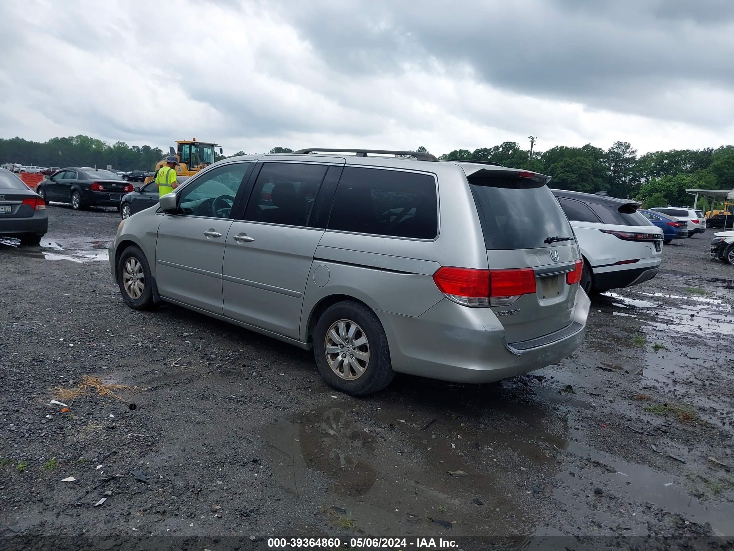 Photo 2 VIN: 5FNRL38438B409680 - HONDA ODYSSEY 