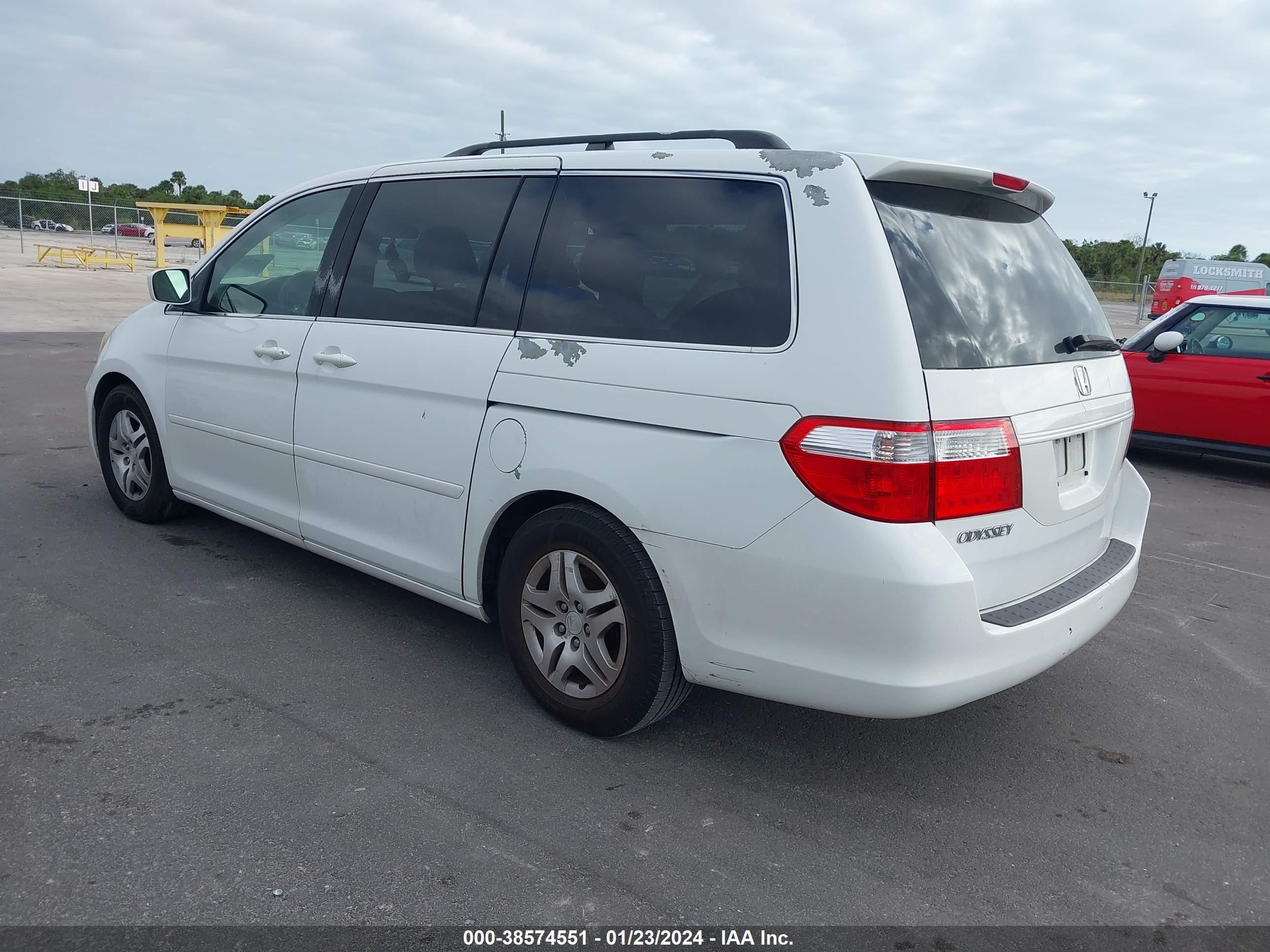 Photo 2 VIN: 5FNRL38447B128678 - HONDA ODYSSEY 