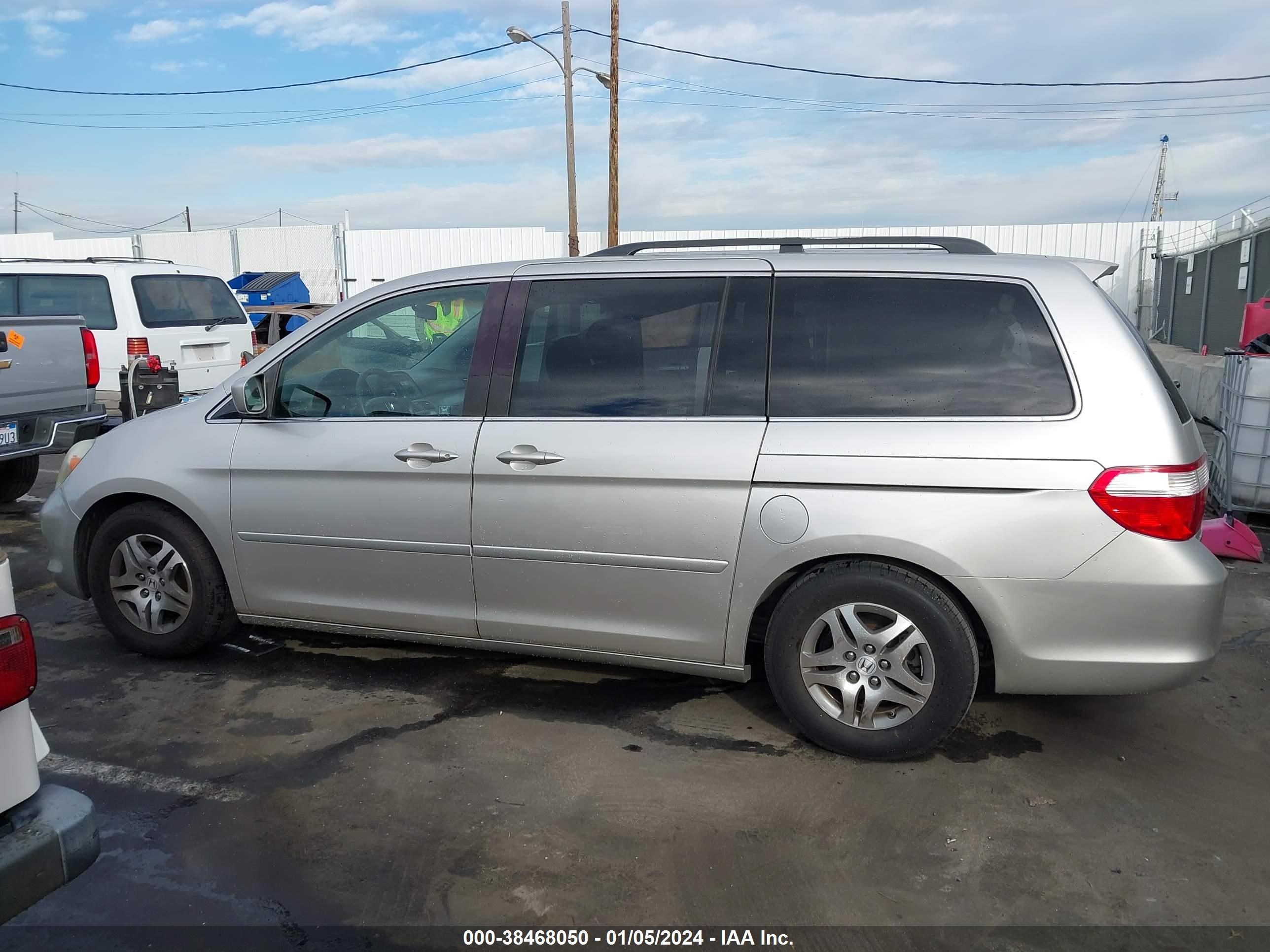 Photo 13 VIN: 5FNRL38447B413428 - HONDA ODYSSEY 